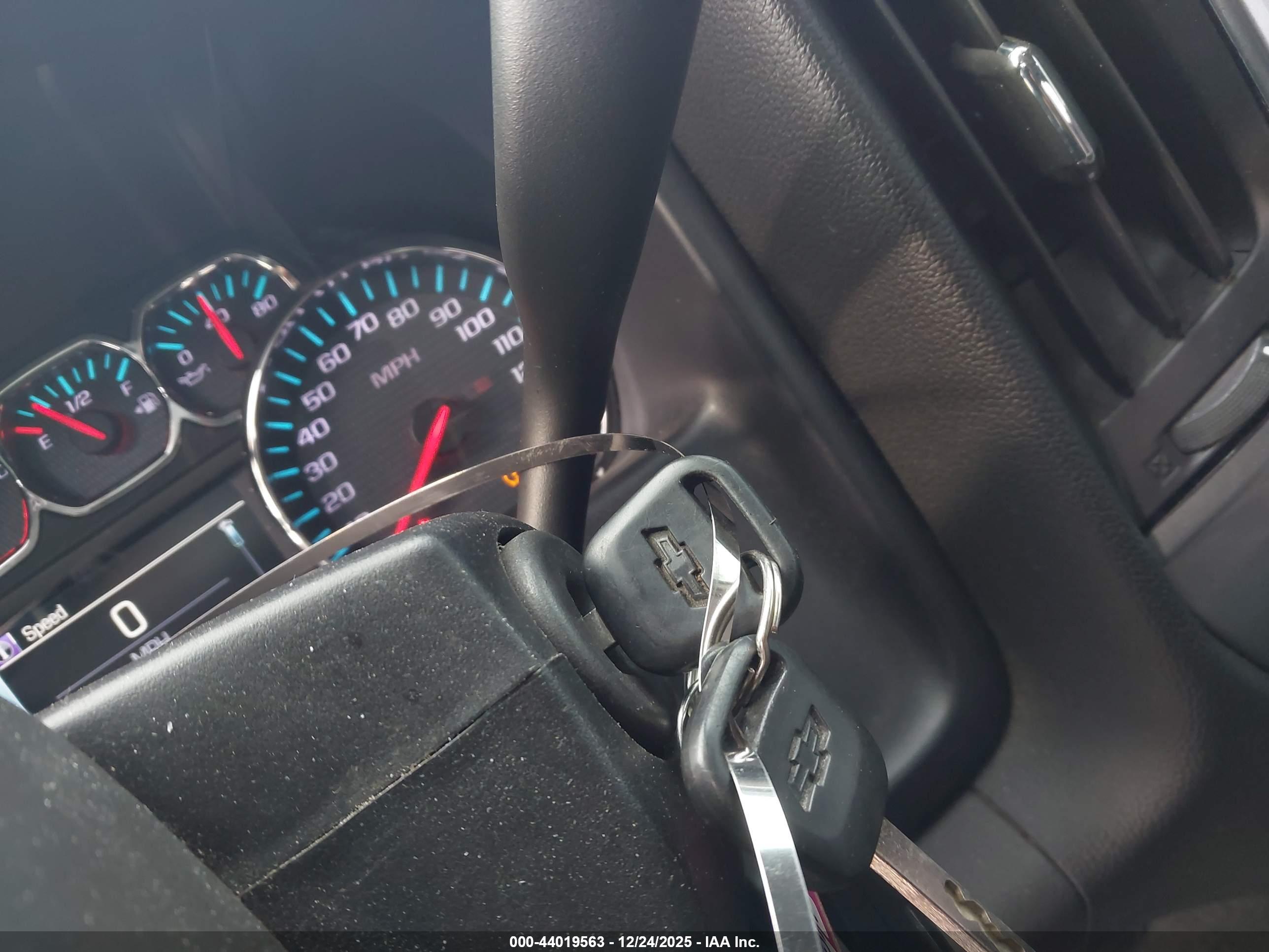 CHEVROLET SILVERADO image 11