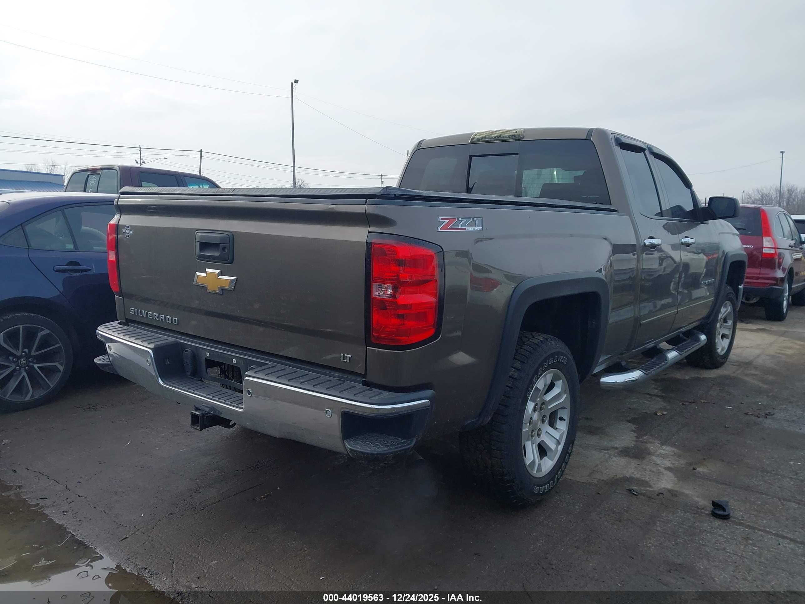 CHEVROLET SILVERADO image 4