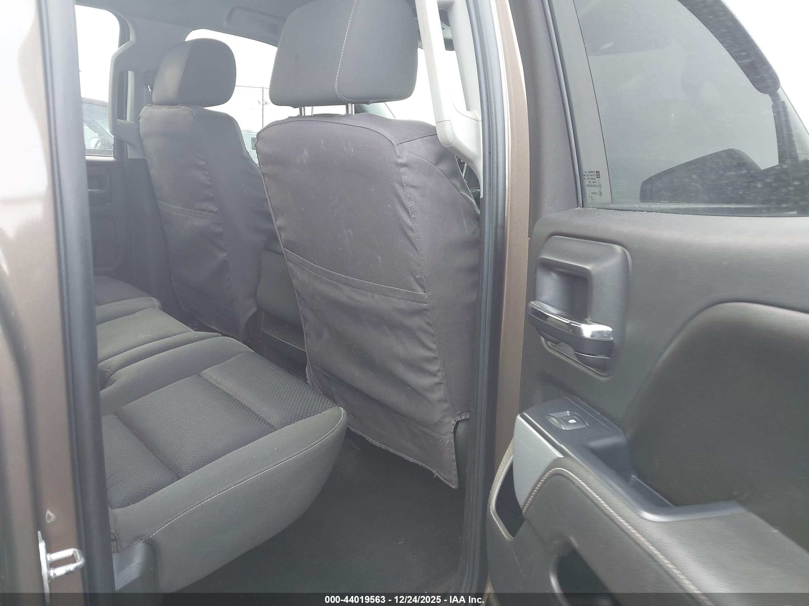 CHEVROLET SILVERADO image 8