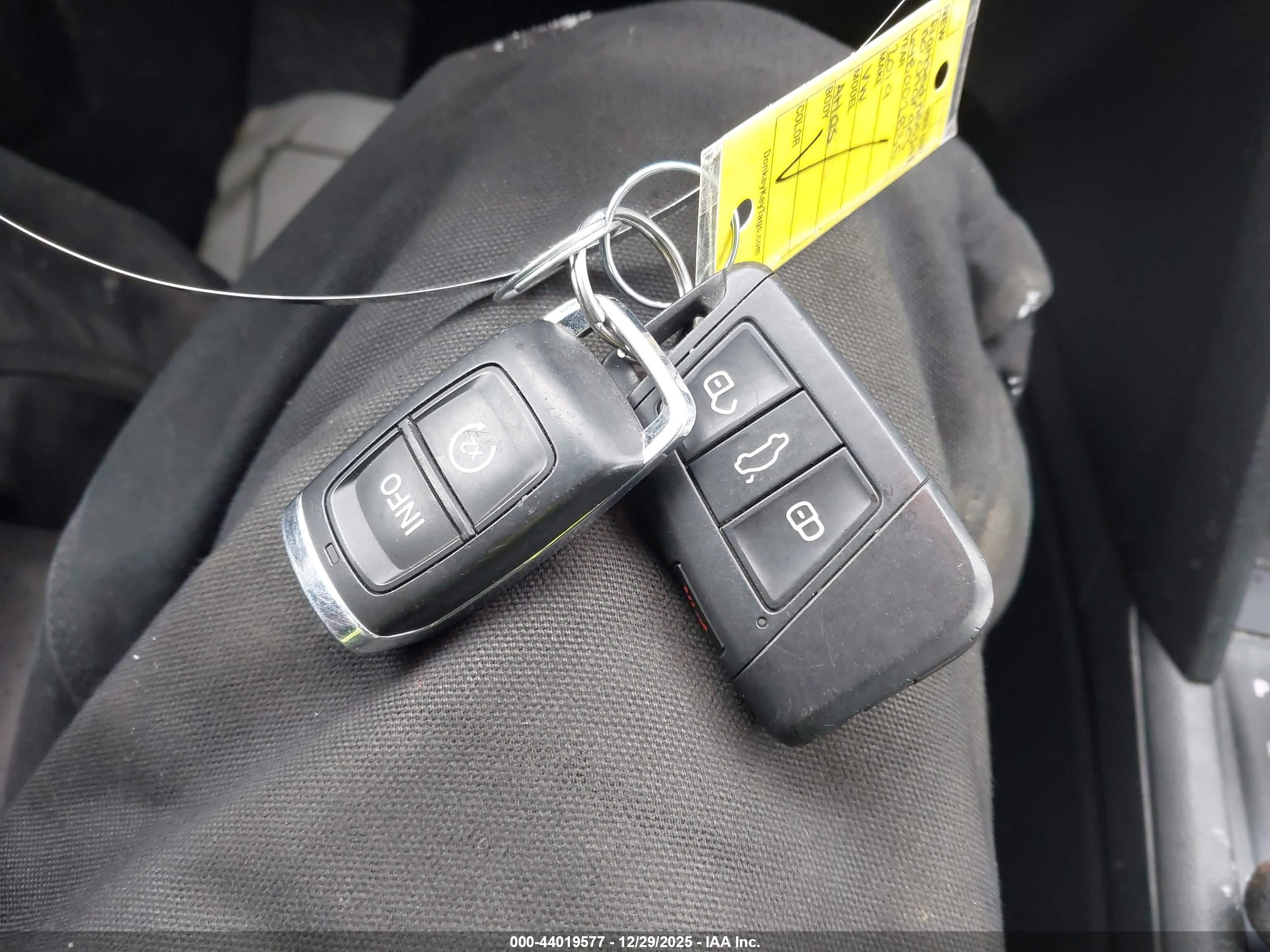 VOLKSWAGEN ATLAS image 11