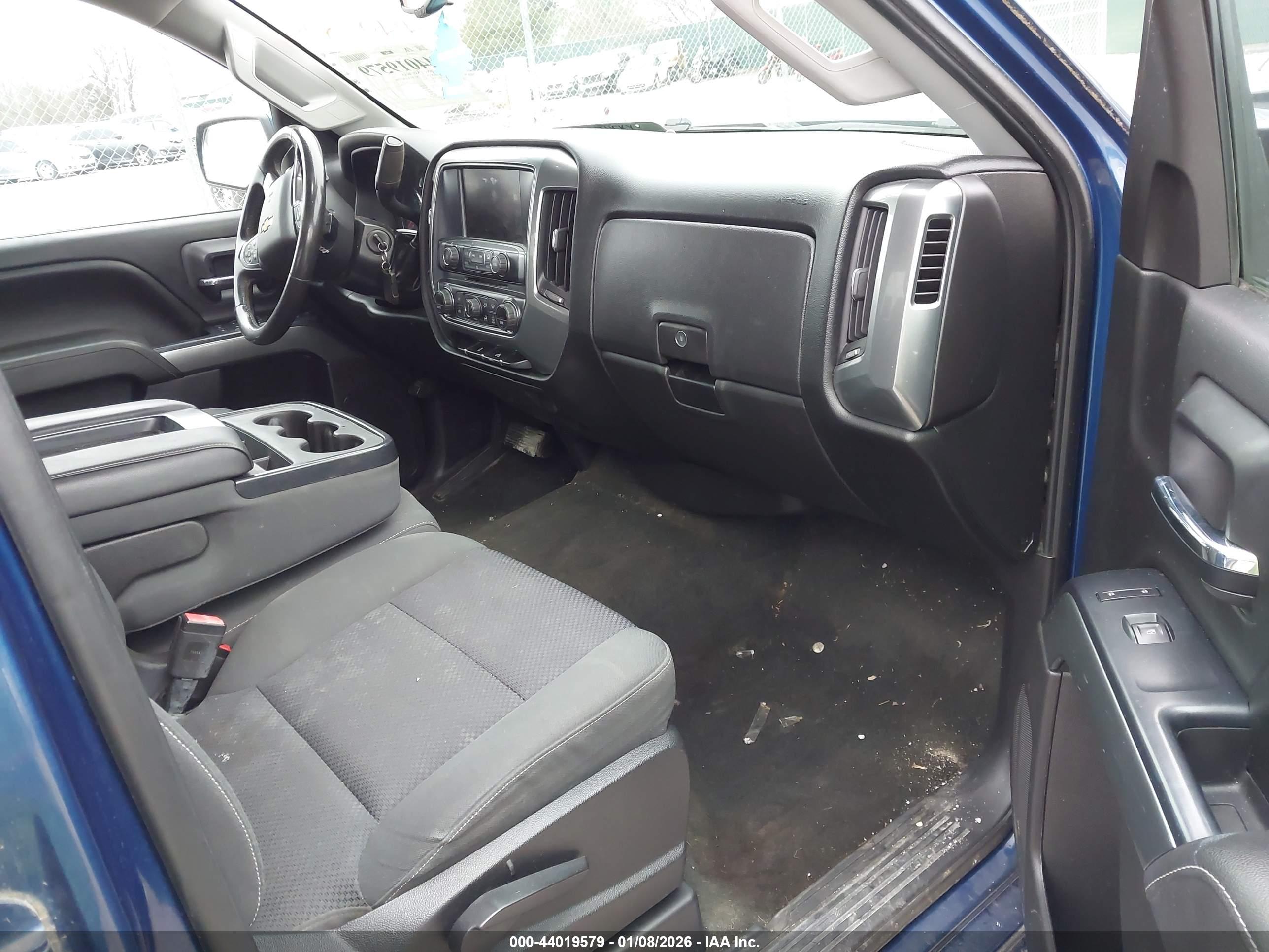 CHEVROLET SILVERADO image 5