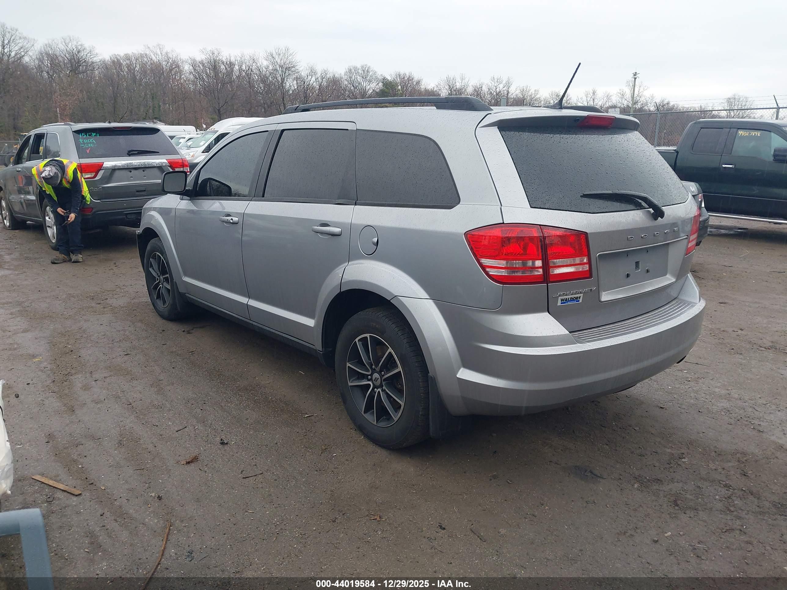 DODGE JOURNEY image 3