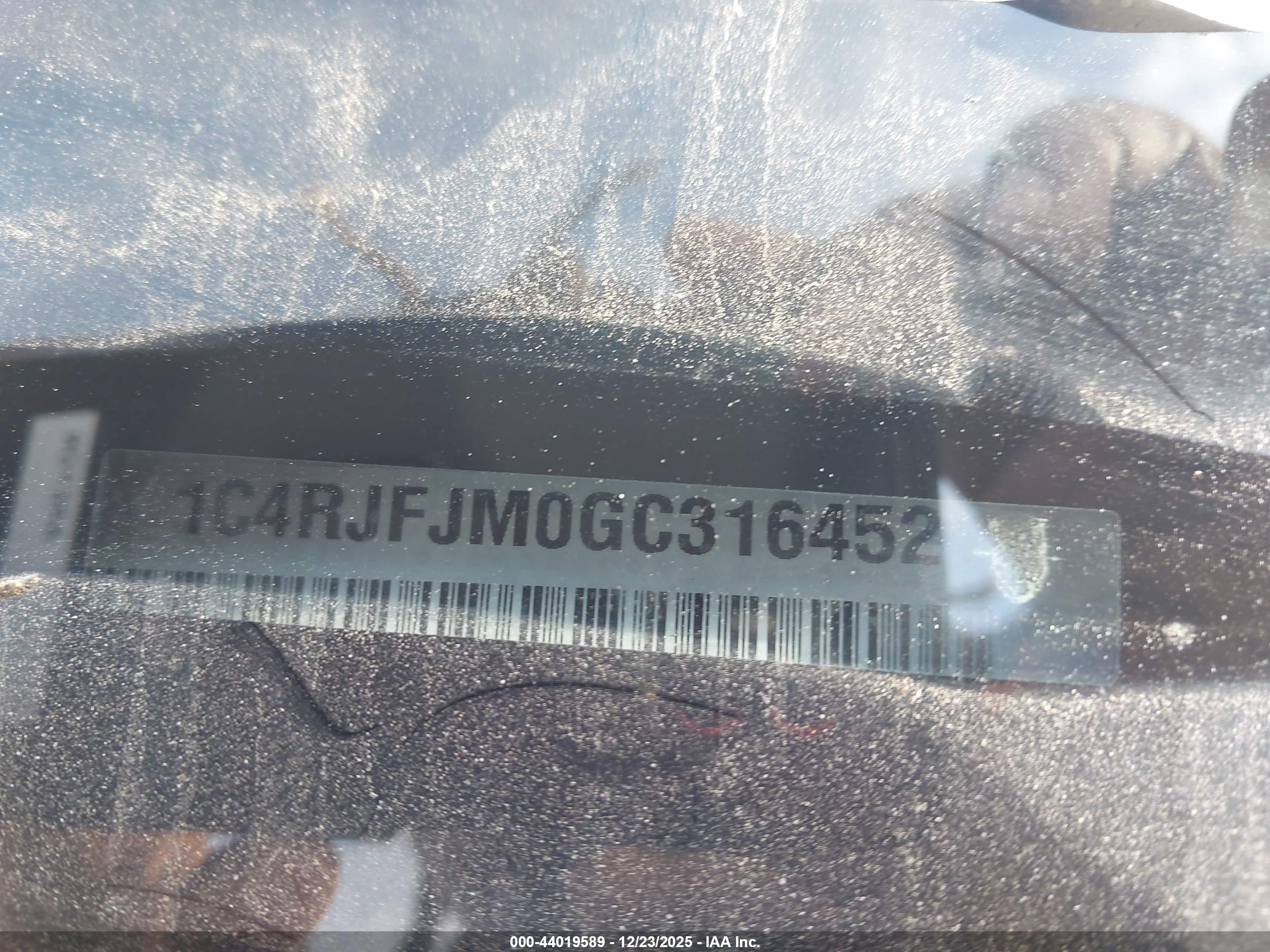 JEEP GRAND image 9