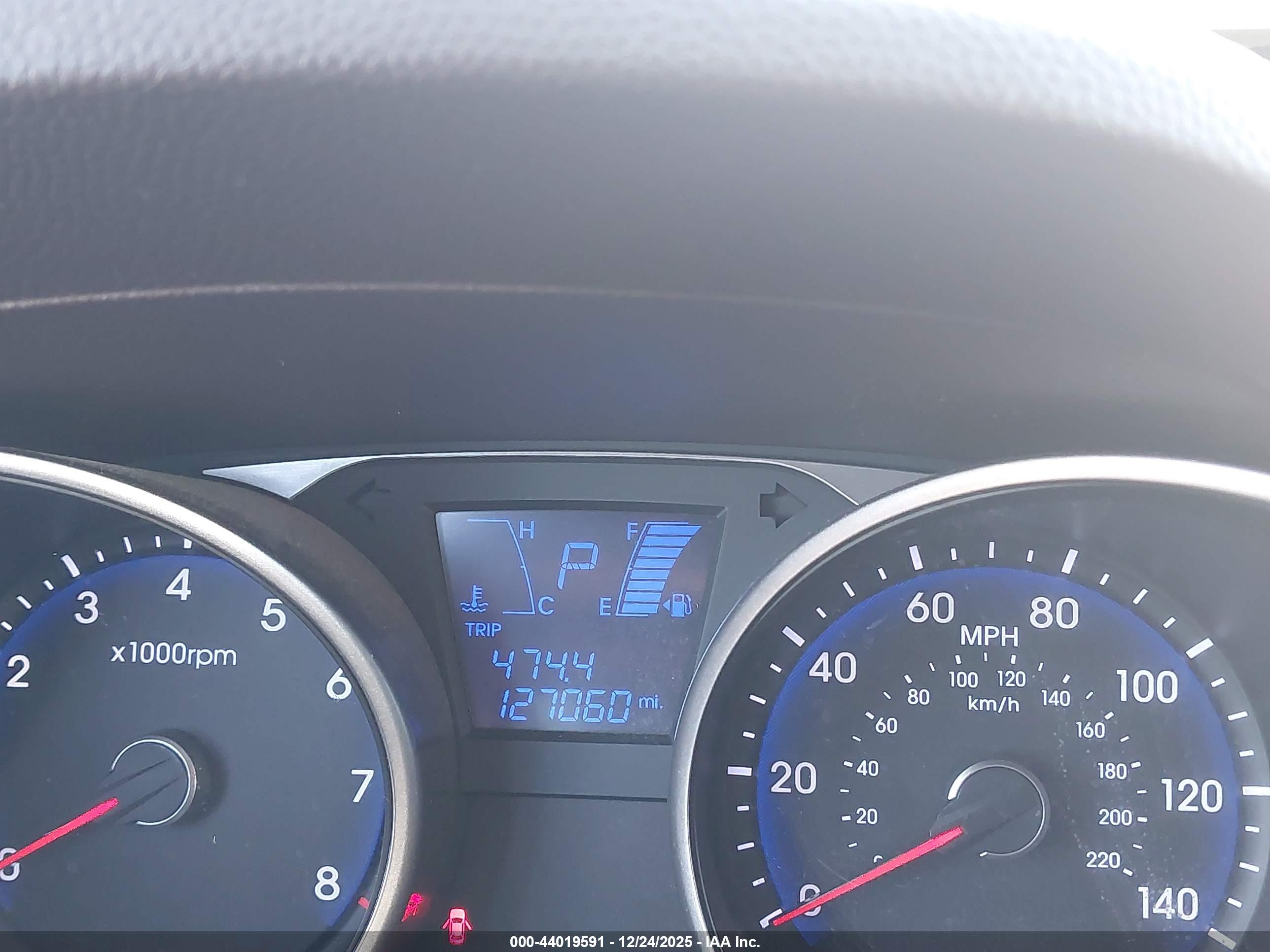 HYUNDAI TUCSON image 7