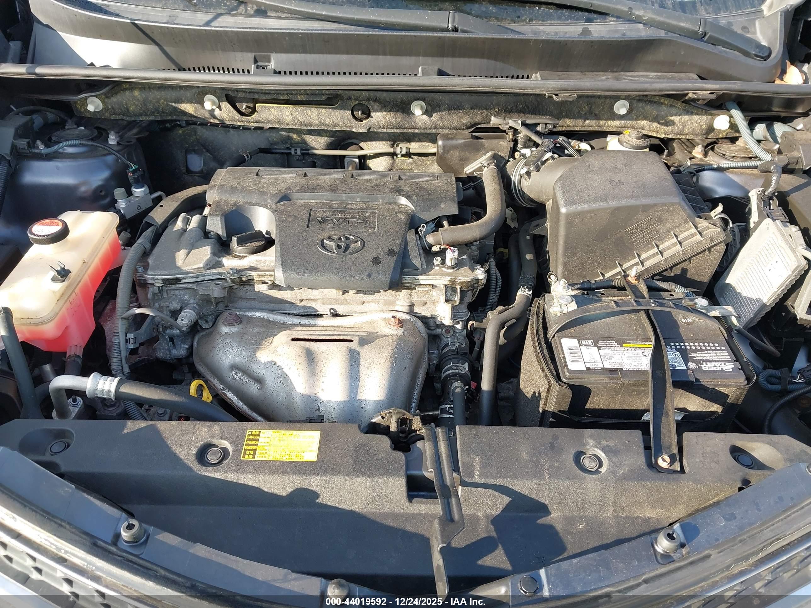 TOYOTA RAV4 image 10