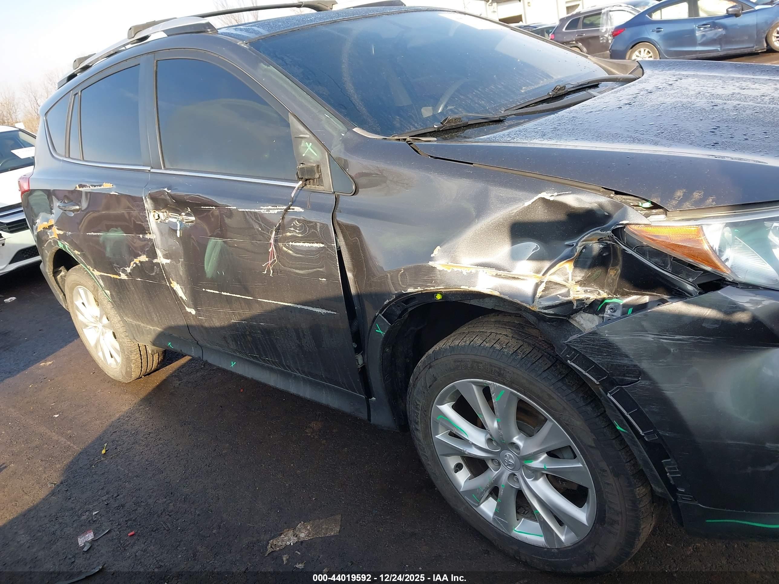 TOYOTA RAV4 image 6