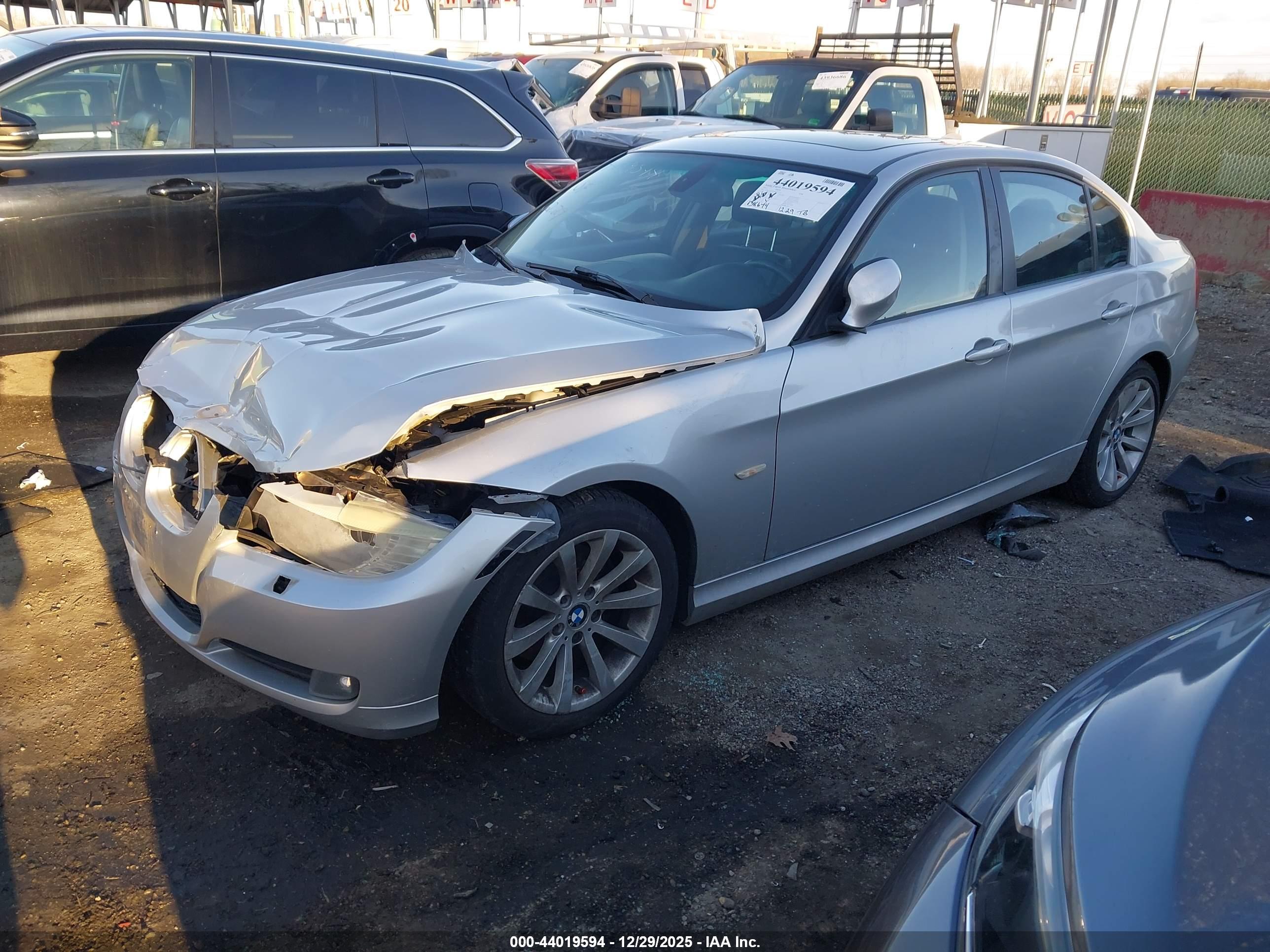 BMW 328I image 2