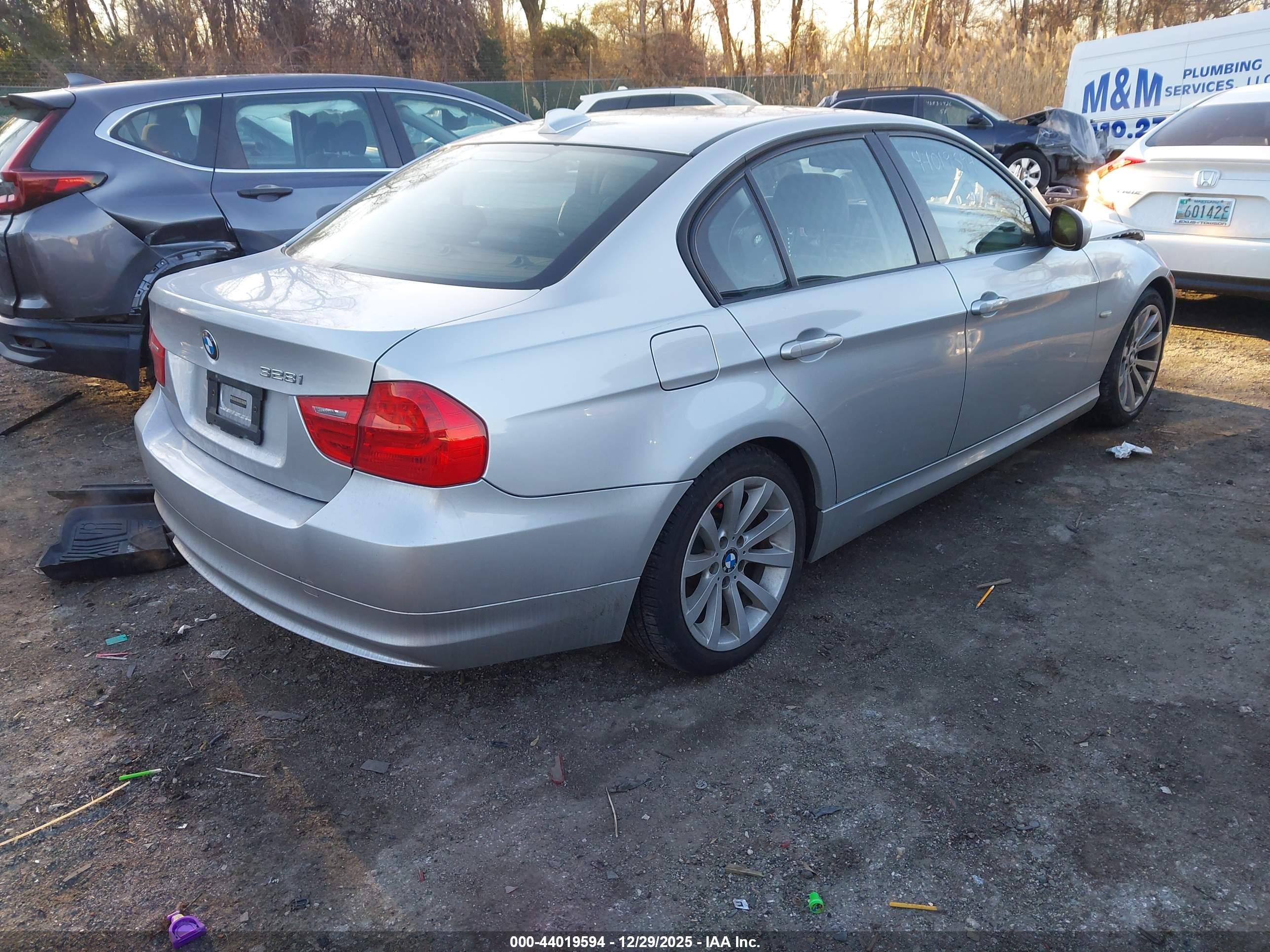 BMW 328I image 4