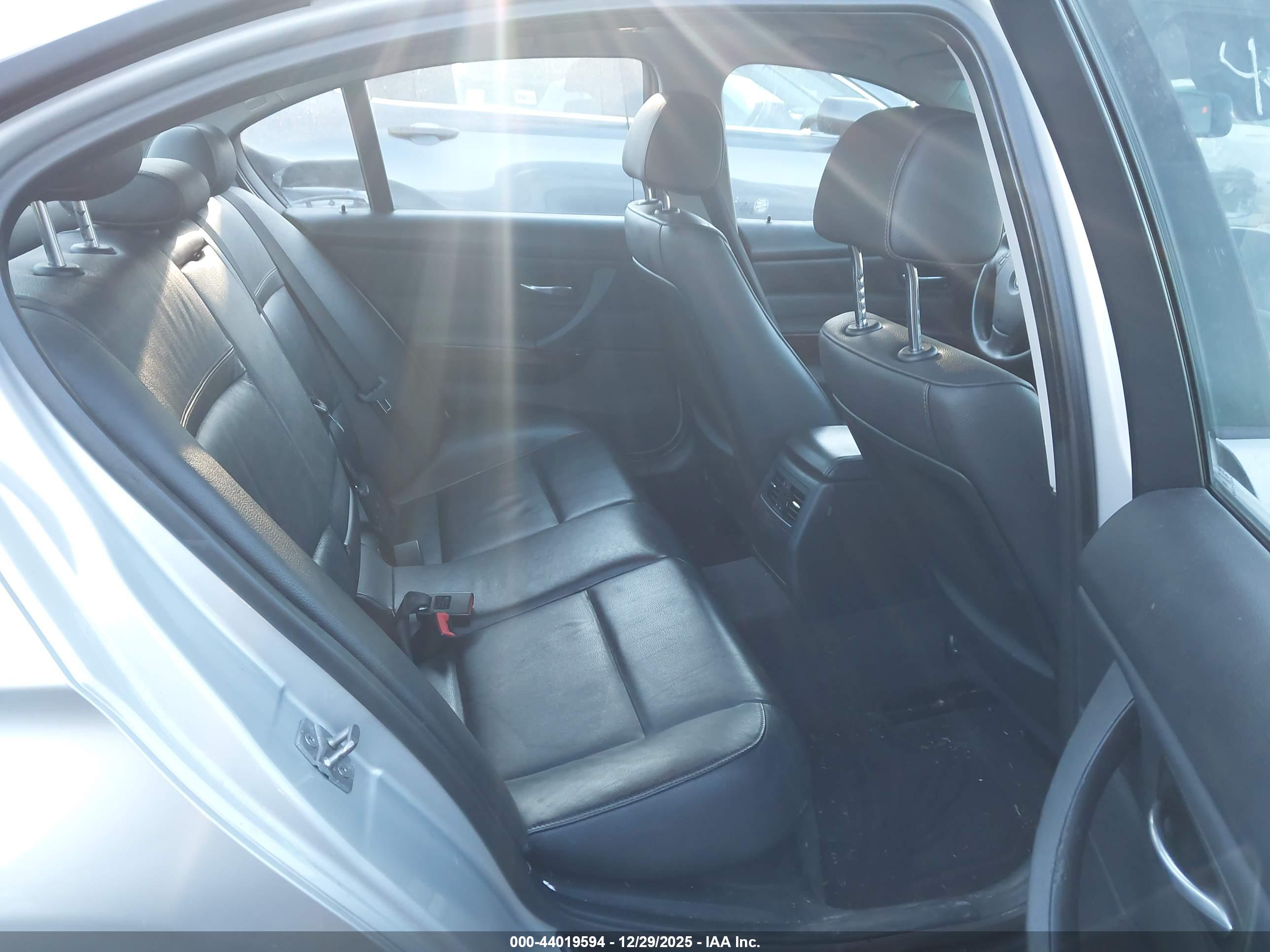 BMW 328I image 8
