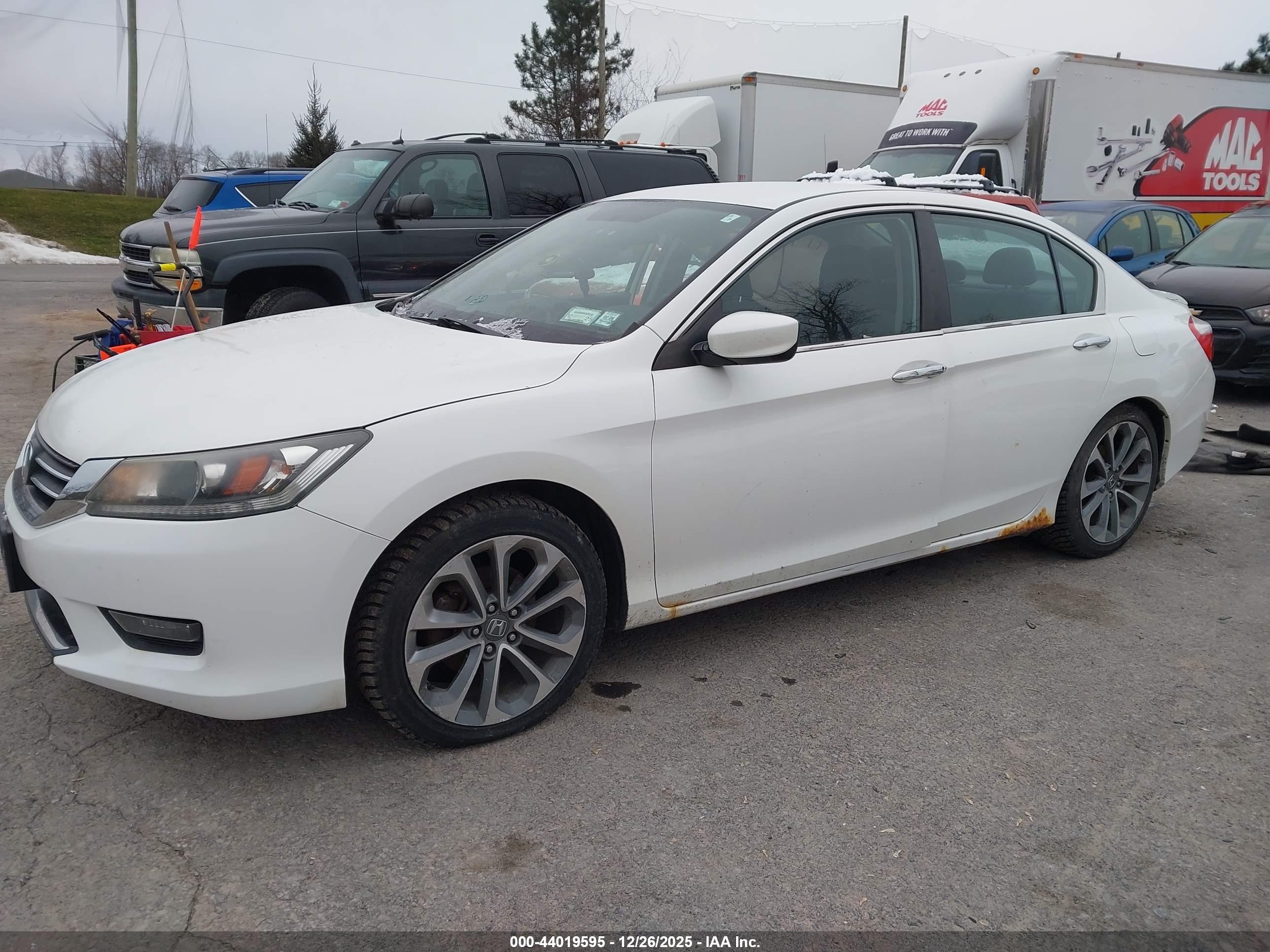 HONDA ACCORD image 2
