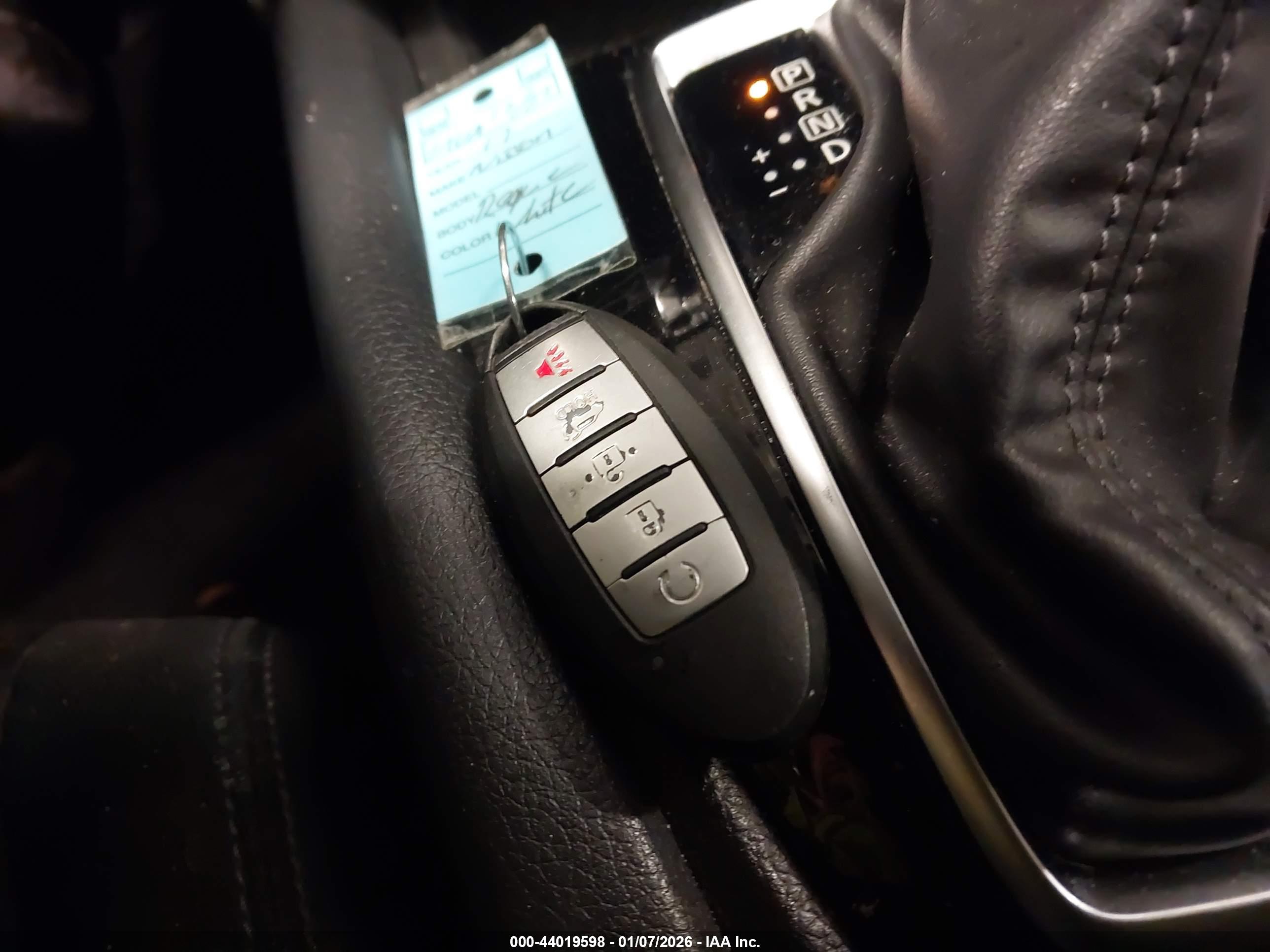 NISSAN ROGUE image 11