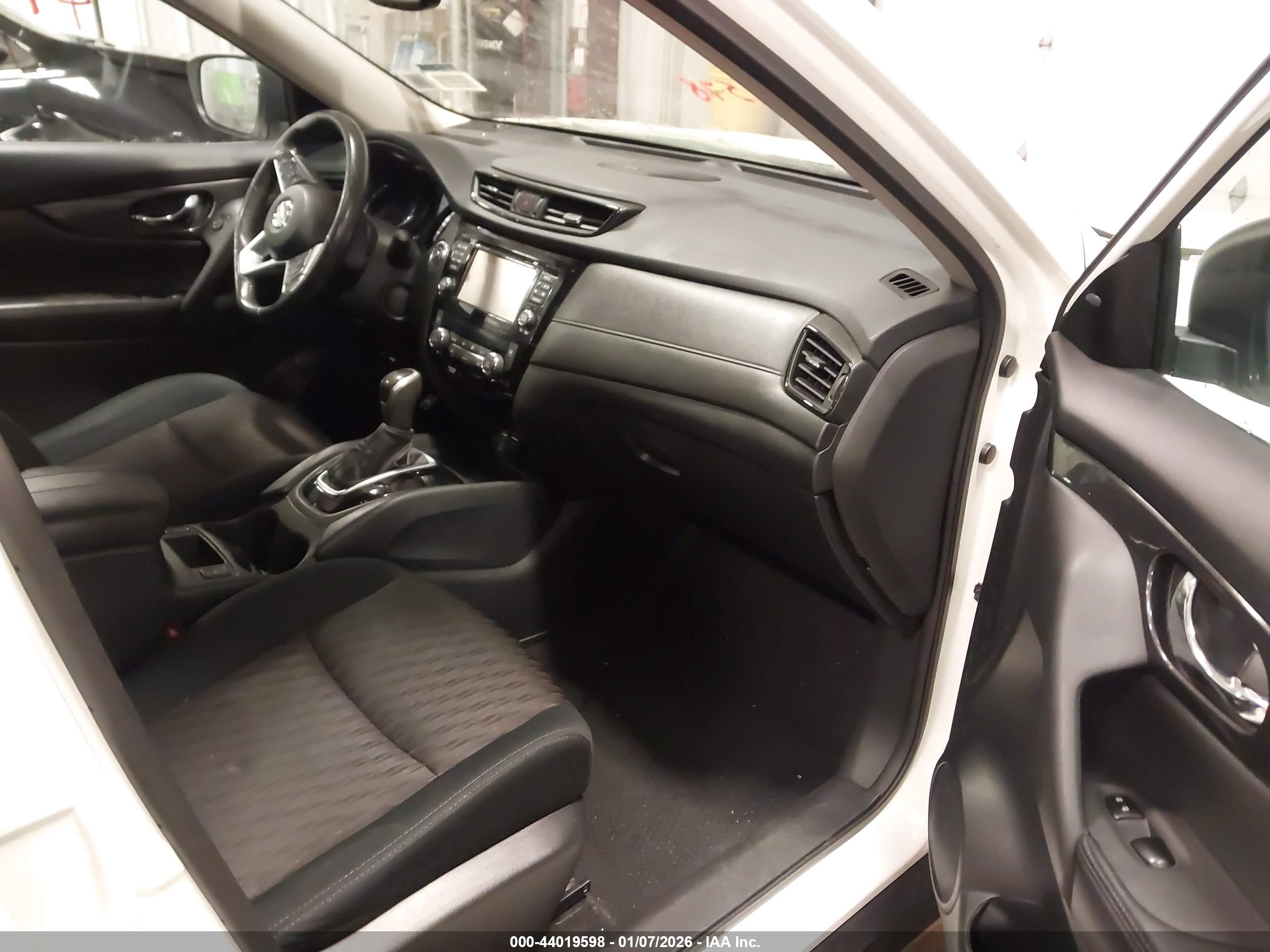 NISSAN ROGUE image 5