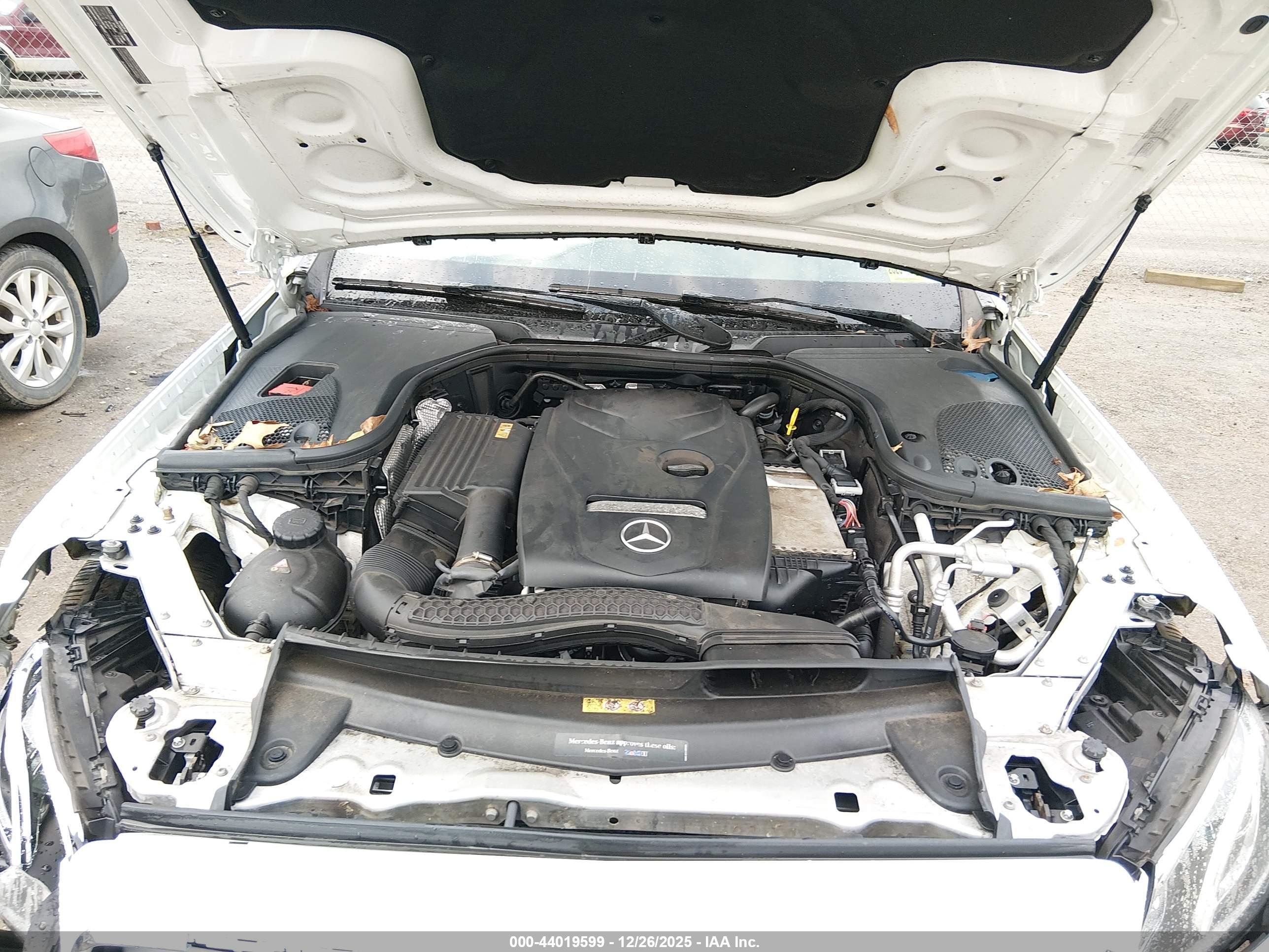 MERCEDES-BENZ E image 10