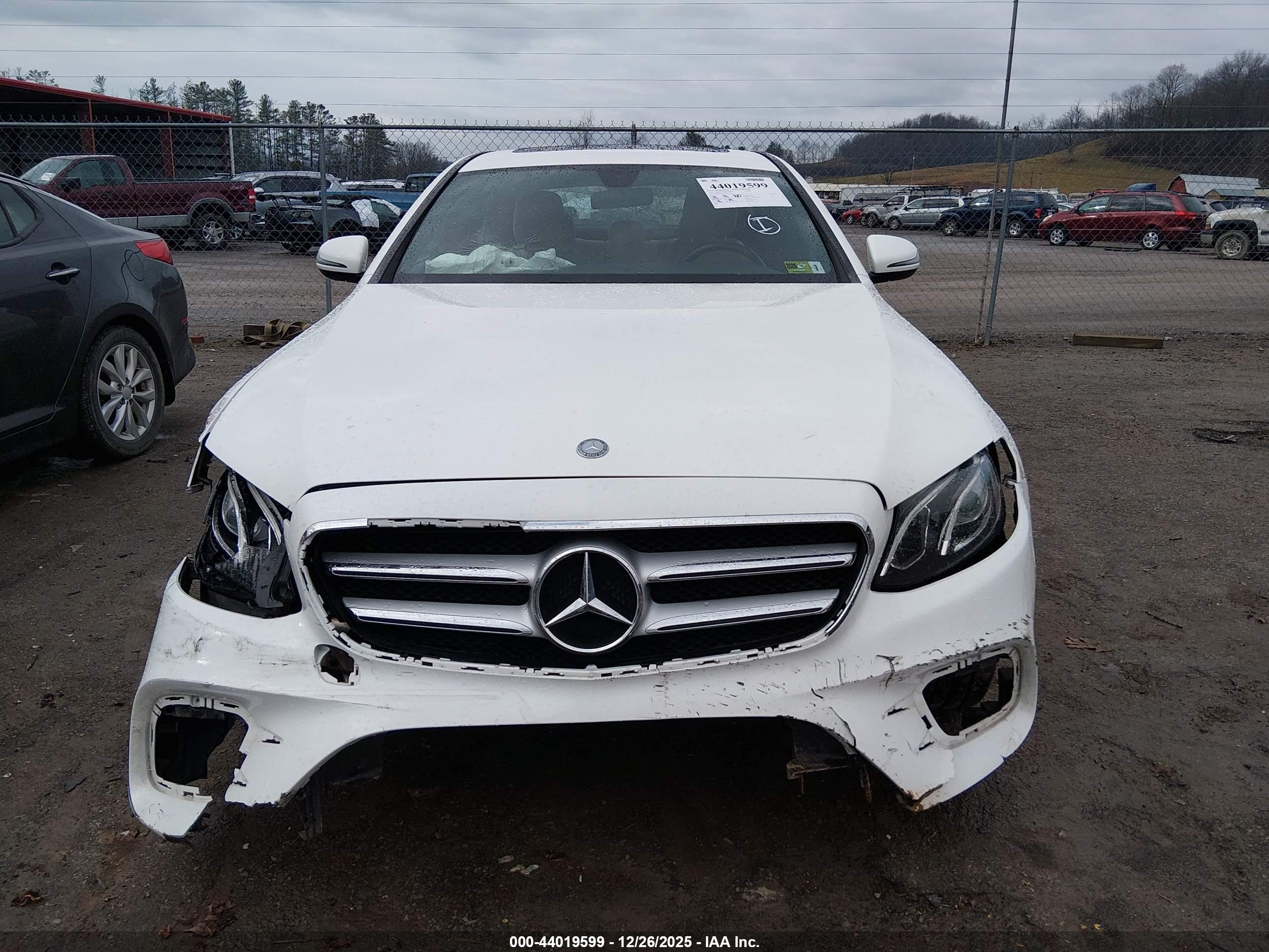 MERCEDES-BENZ E image 6