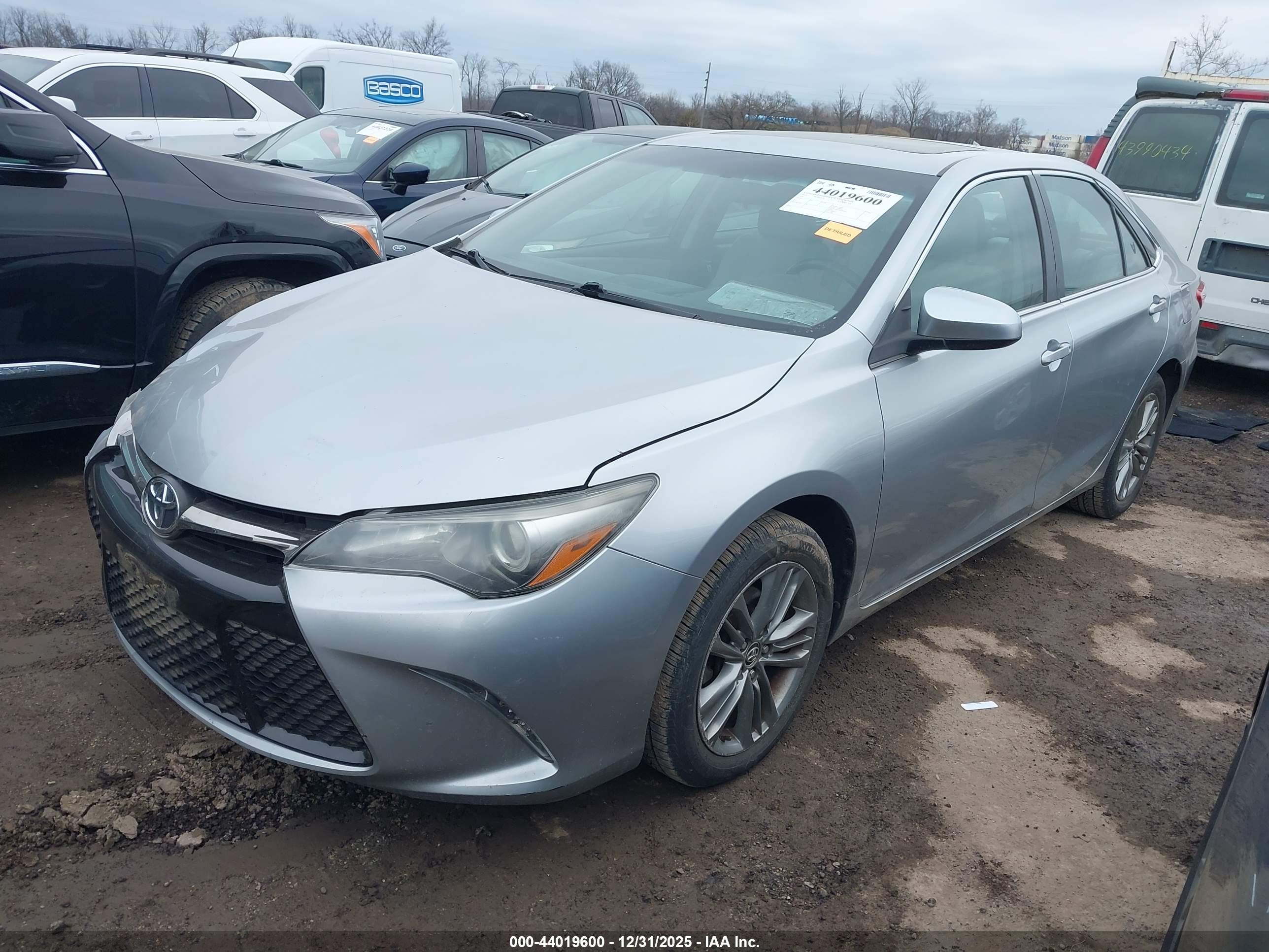 TOYOTA CAMRY image 2