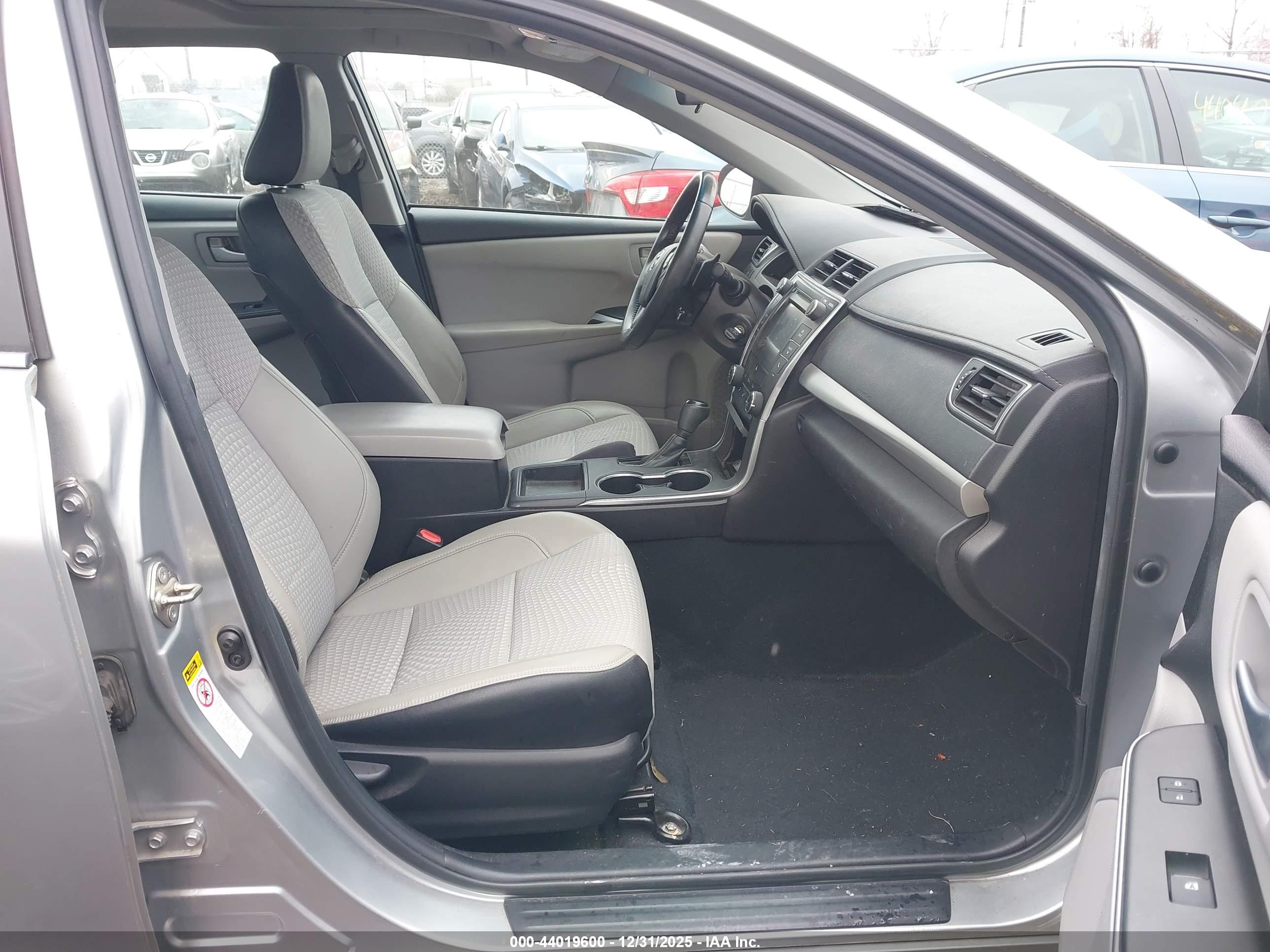 TOYOTA CAMRY image 5