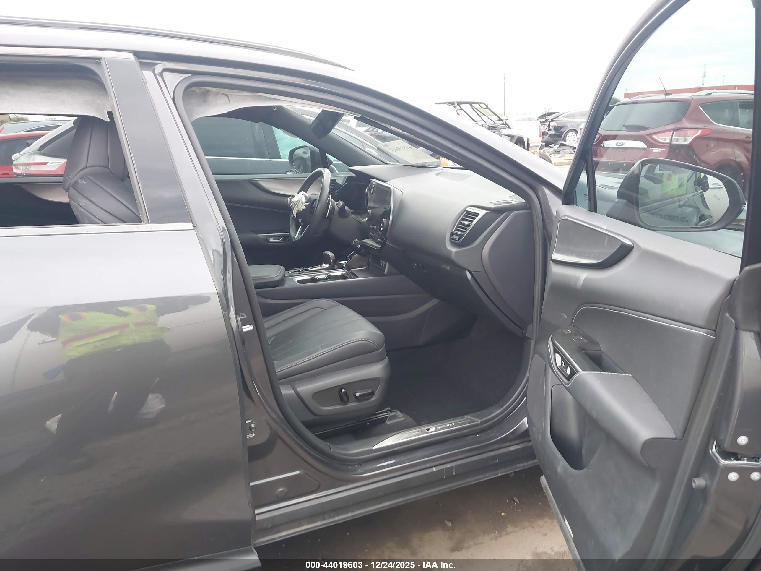 LEXUS NX image 5