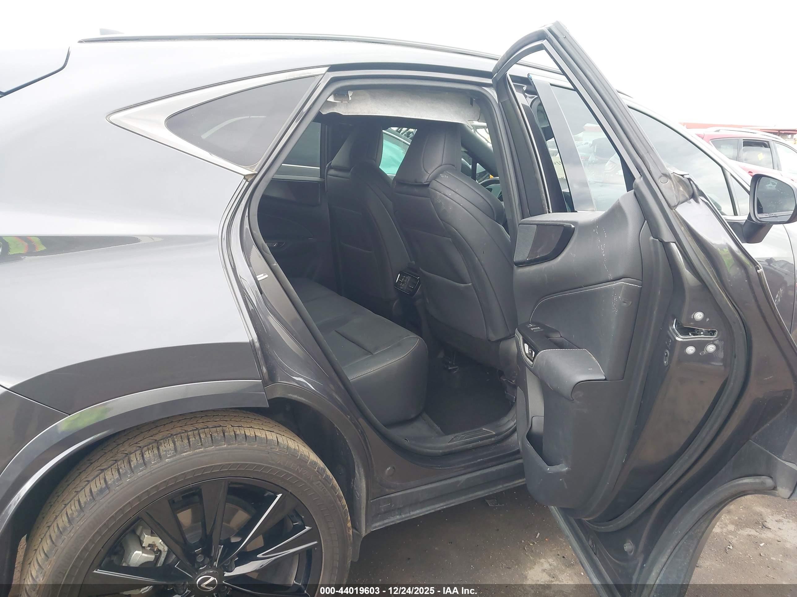 LEXUS NX image 8