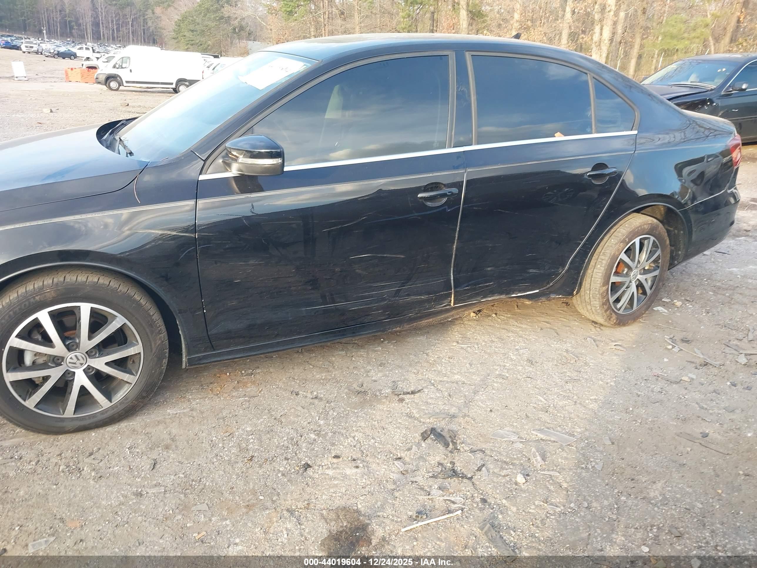 VOLKSWAGEN JETTA image 6