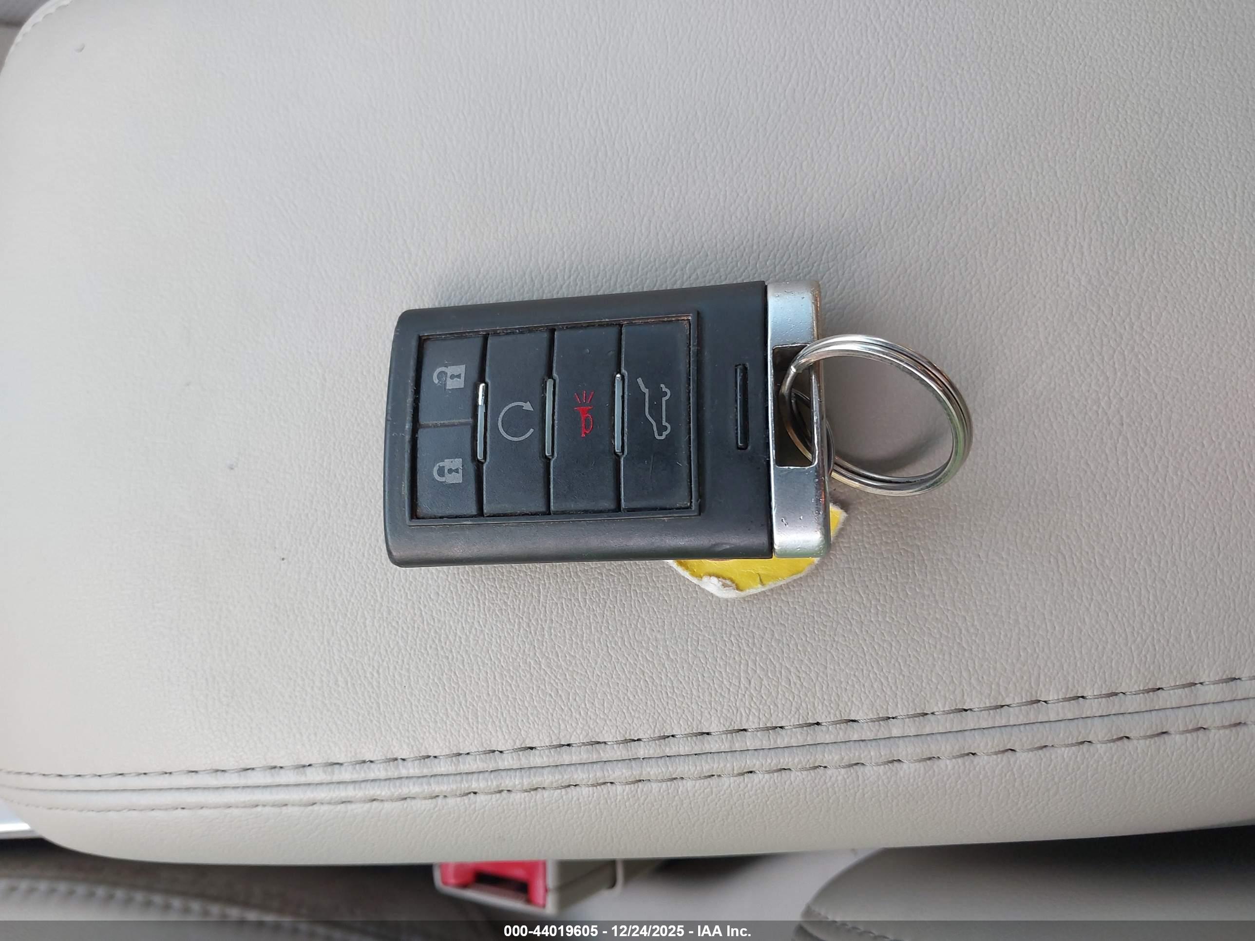CADILLAC SRX image 11