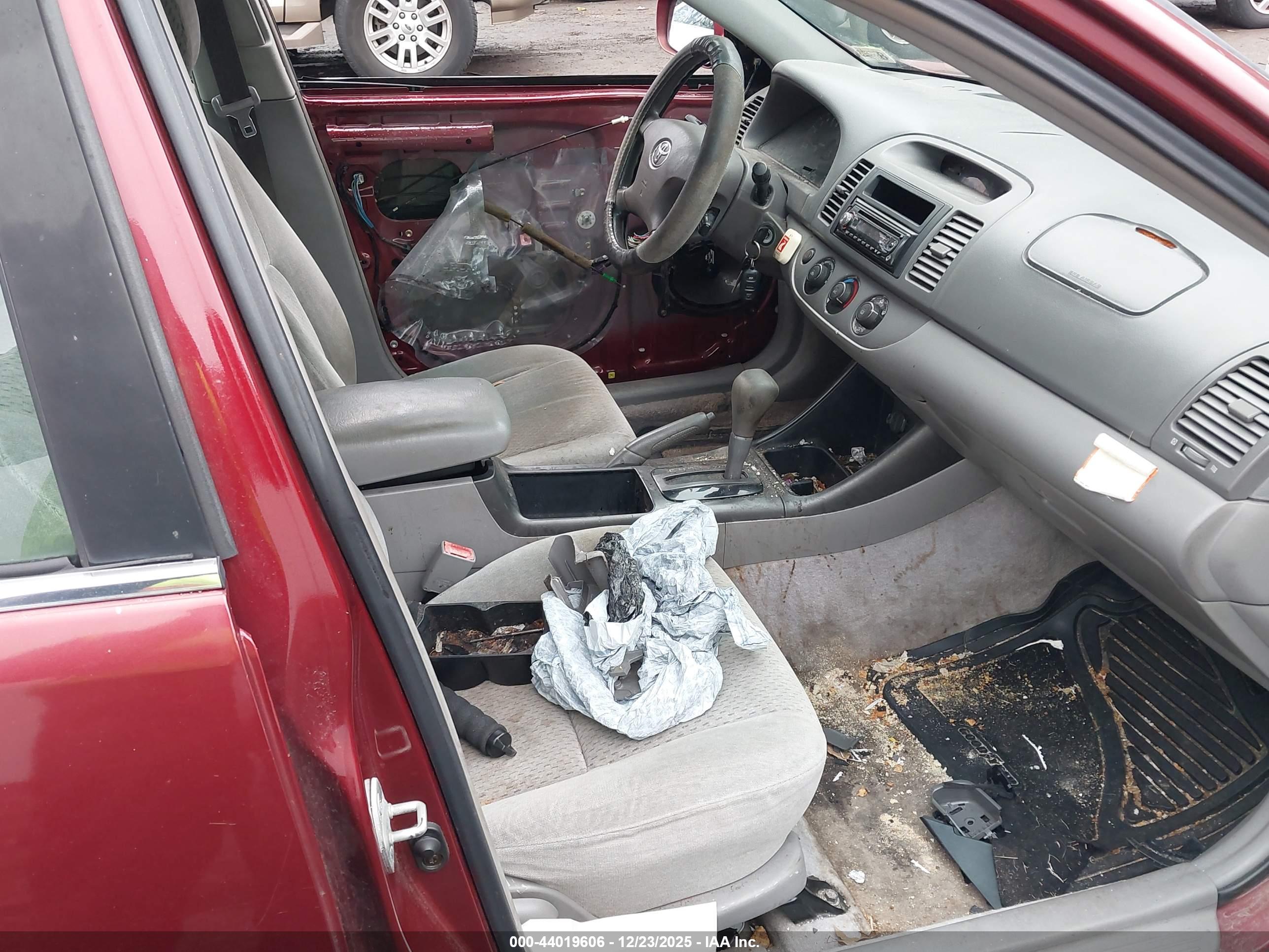 TOYOTA CAMRY image 5