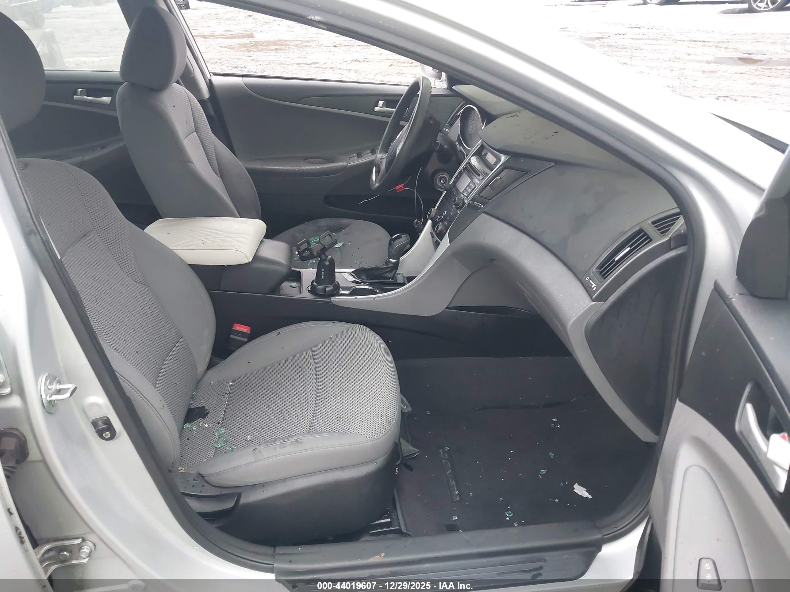 HYUNDAI SONATA image 5