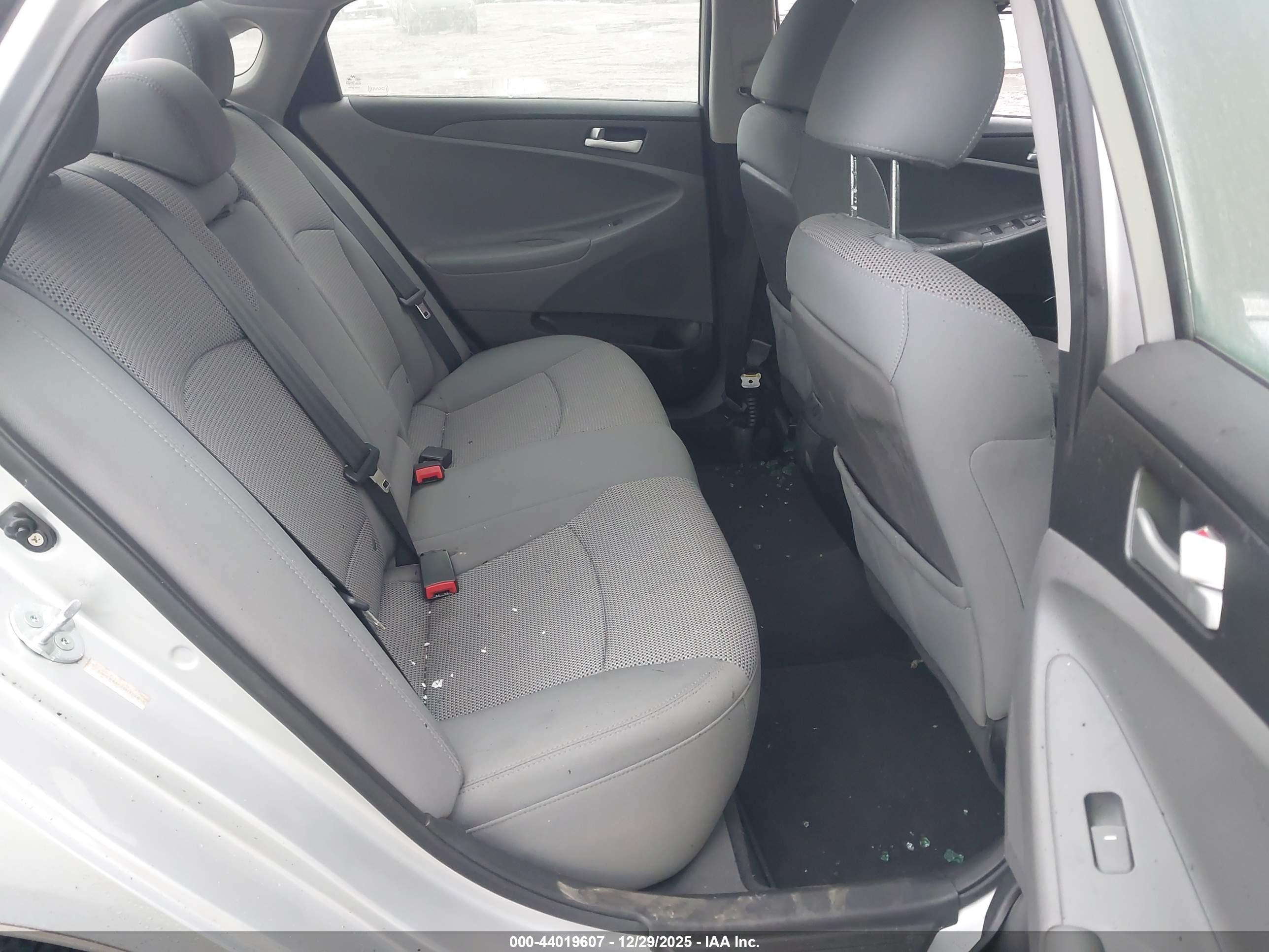 HYUNDAI SONATA image 8