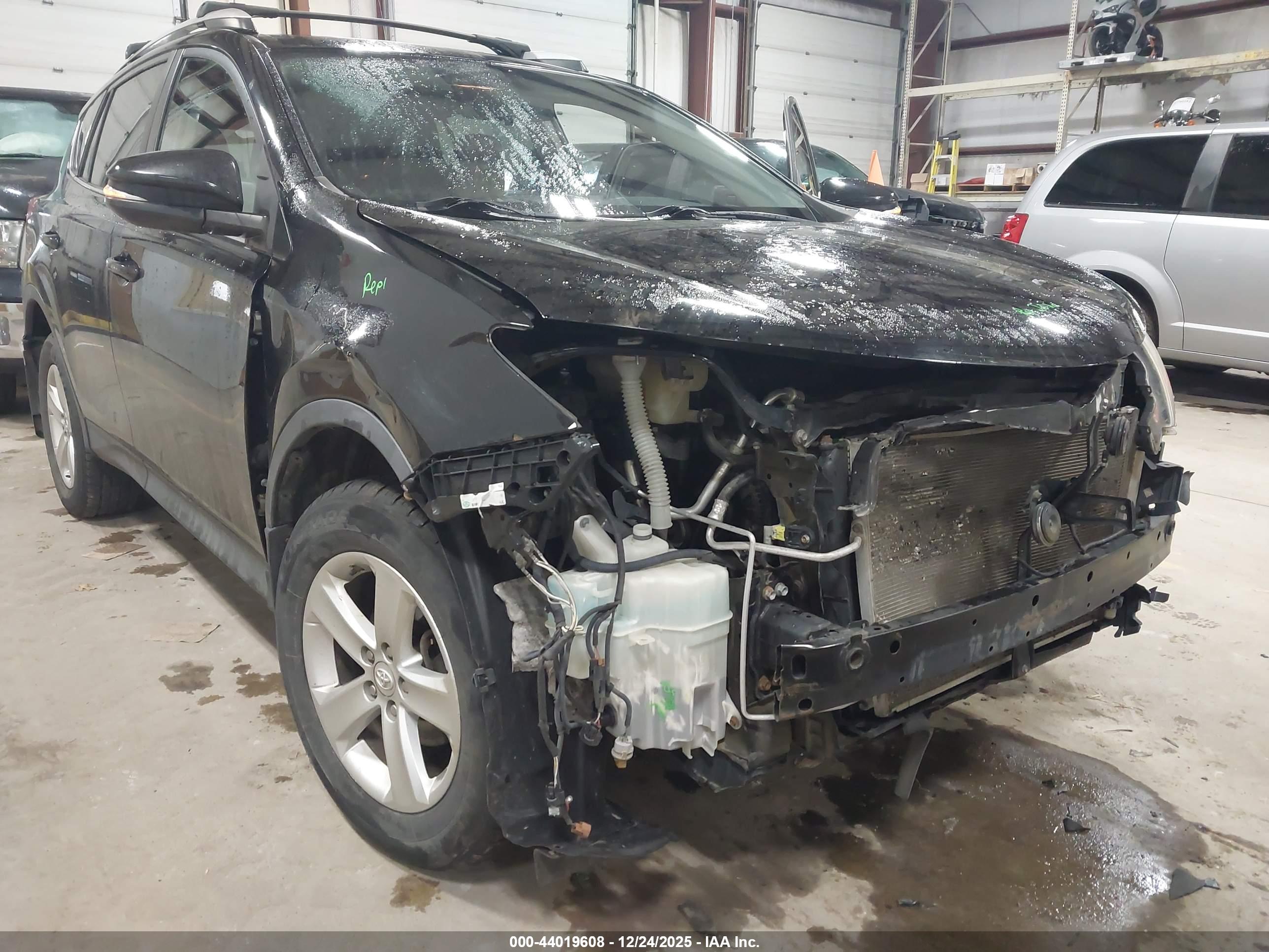 TOYOTA RAV4 image 6
