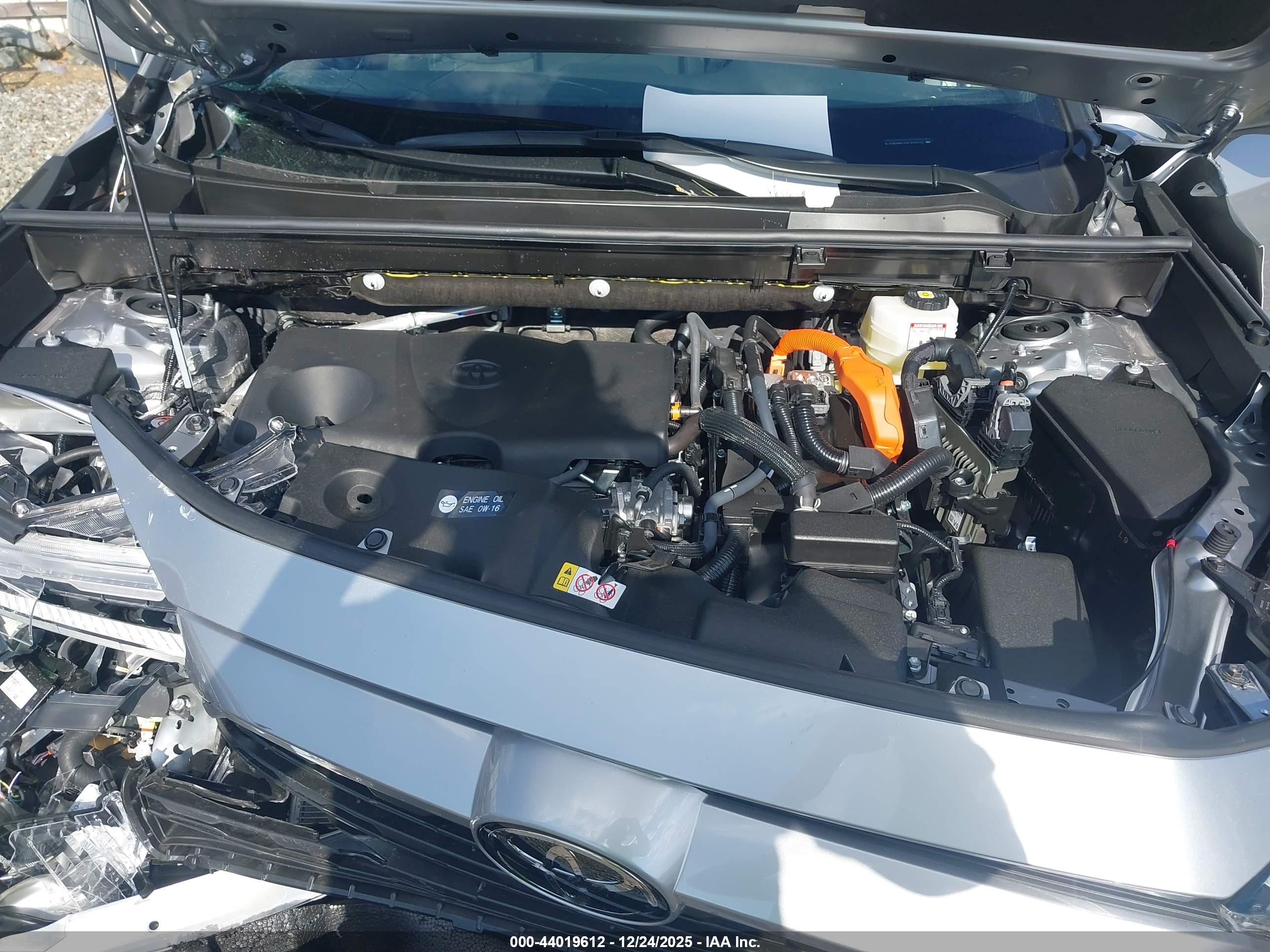 TOYOTA RAV4 image 10