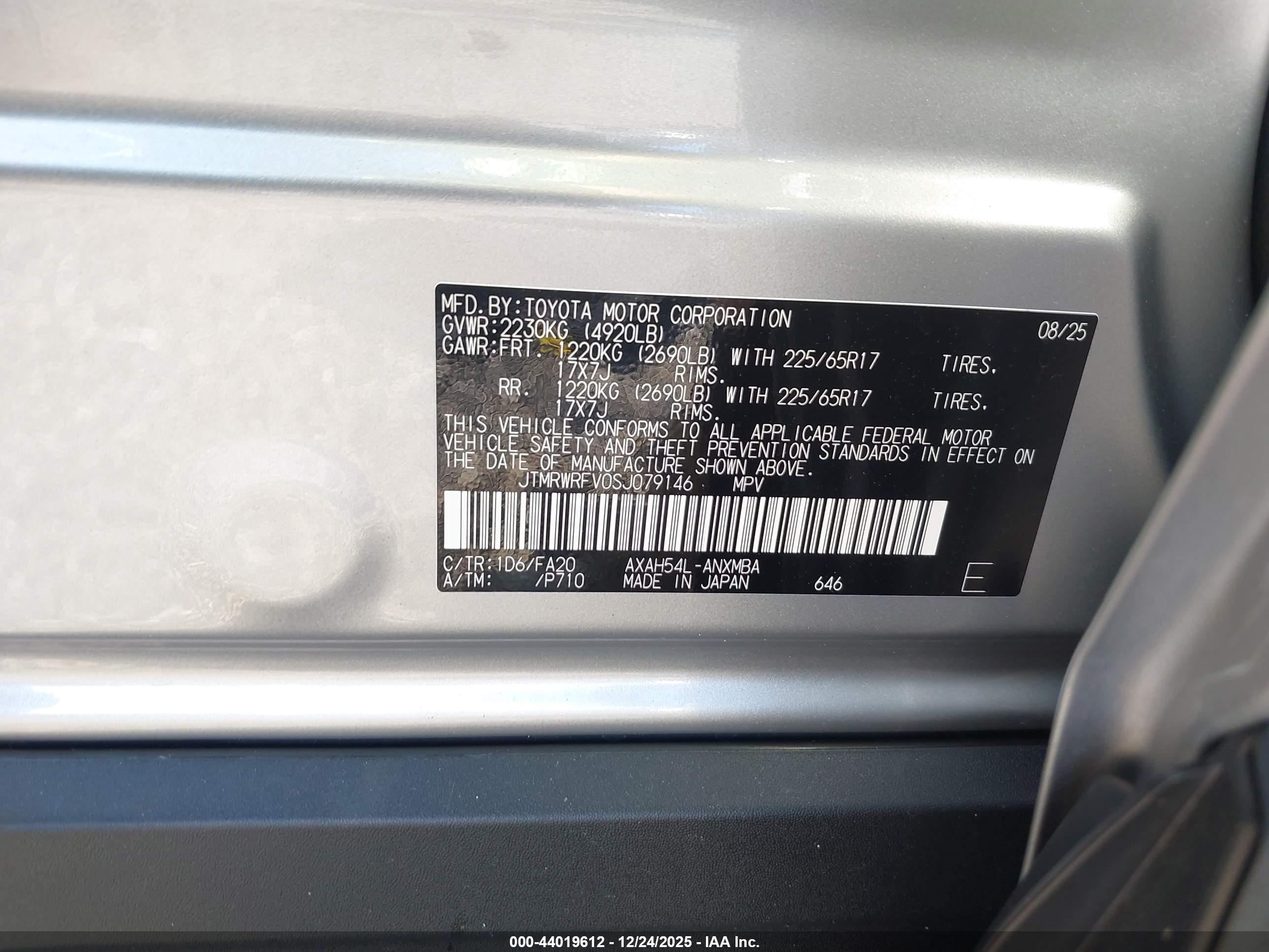 TOYOTA RAV4 image 9