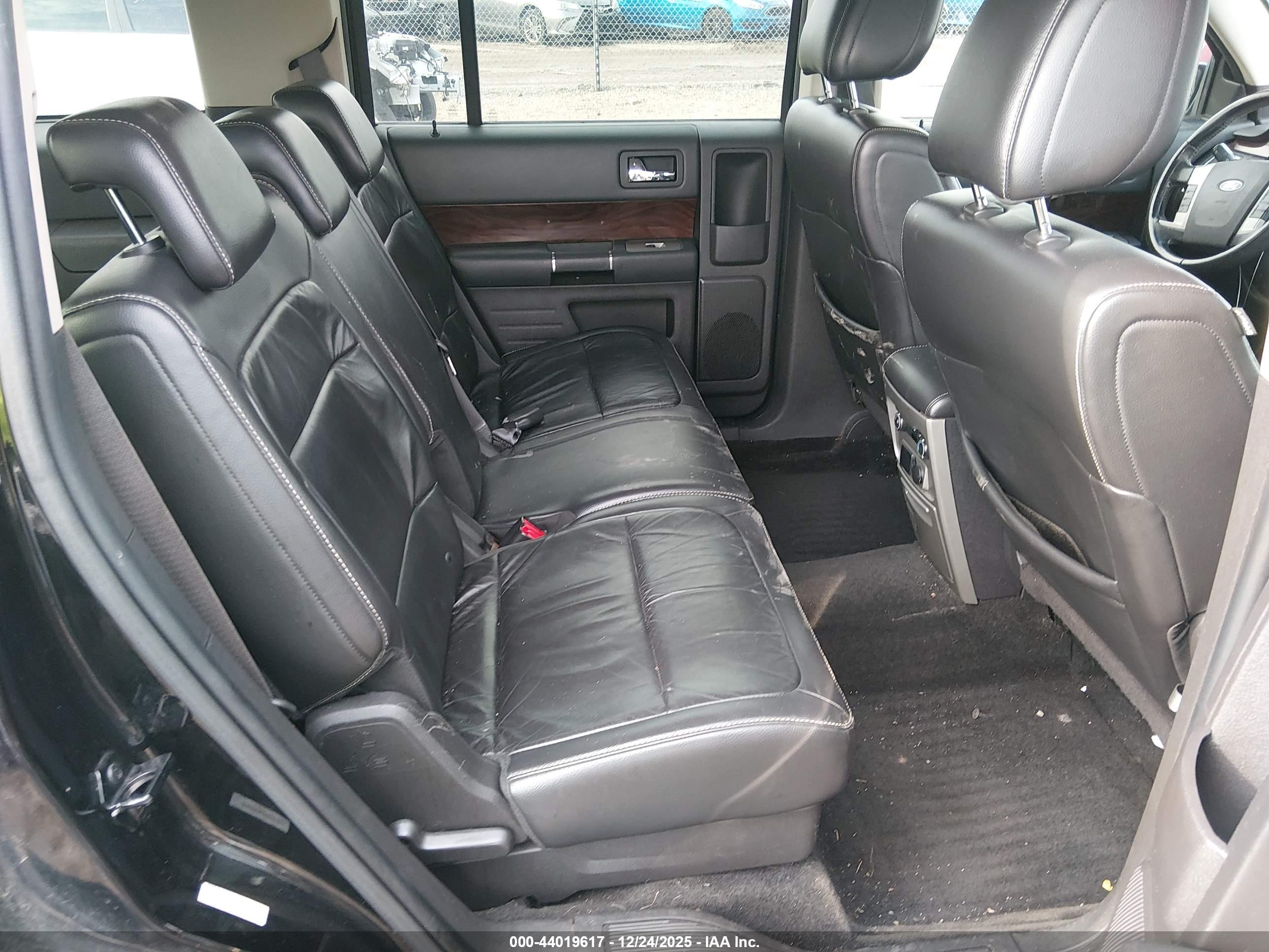 FORD FLEX image 8