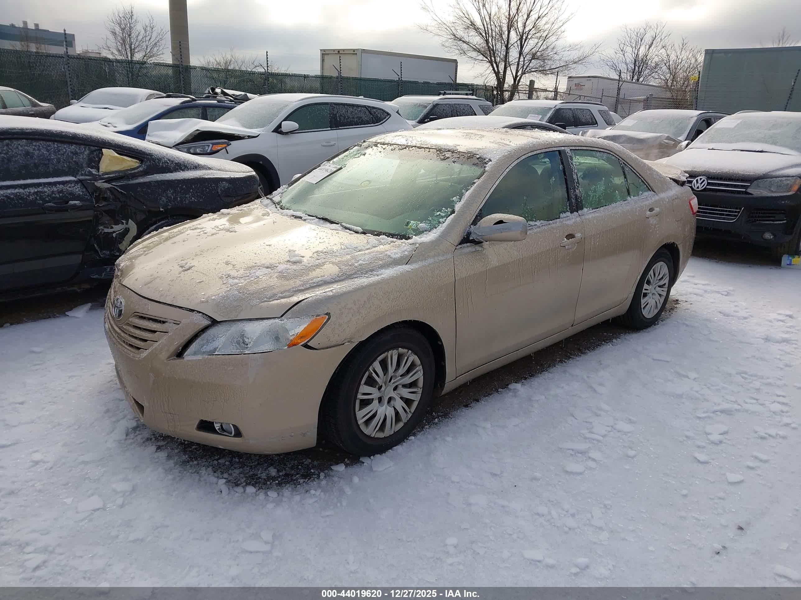 TOYOTA CAMRY image 2