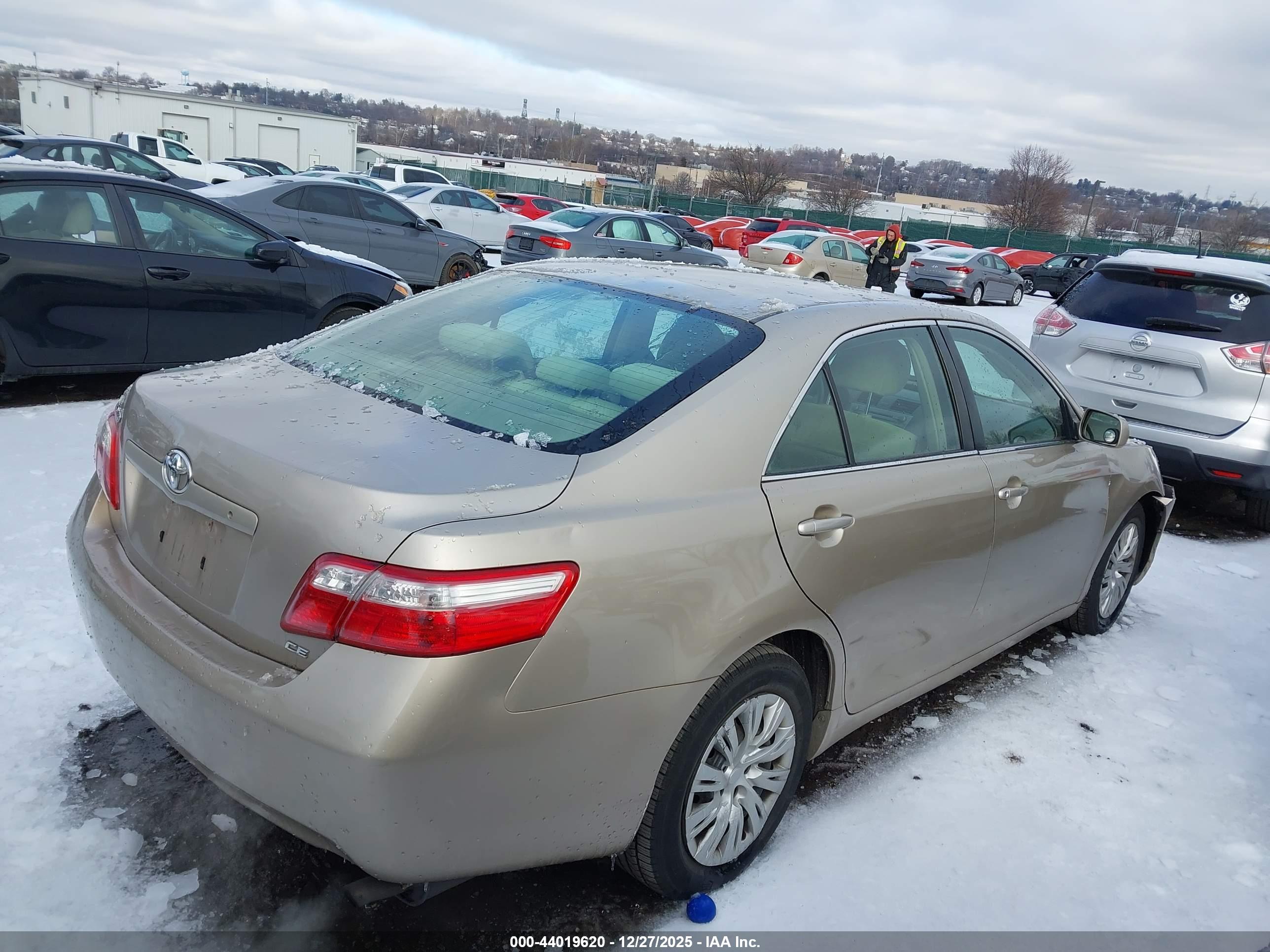 TOYOTA CAMRY image 4