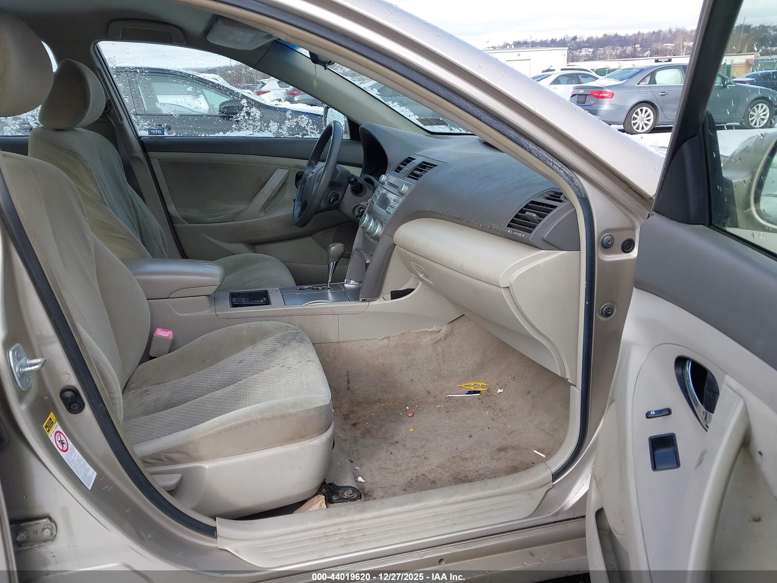 TOYOTA CAMRY image 5