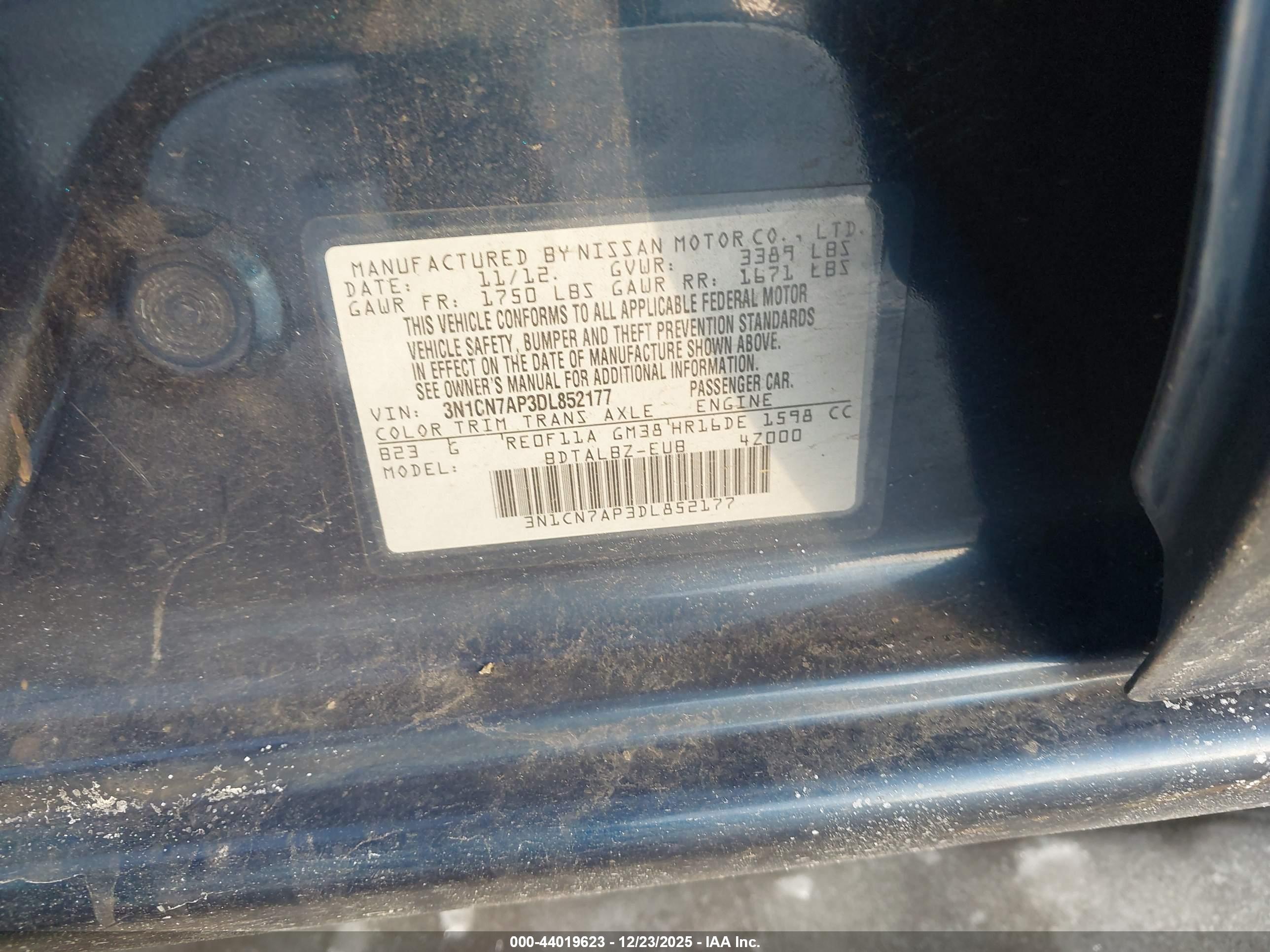 NISSAN VERSA image 9