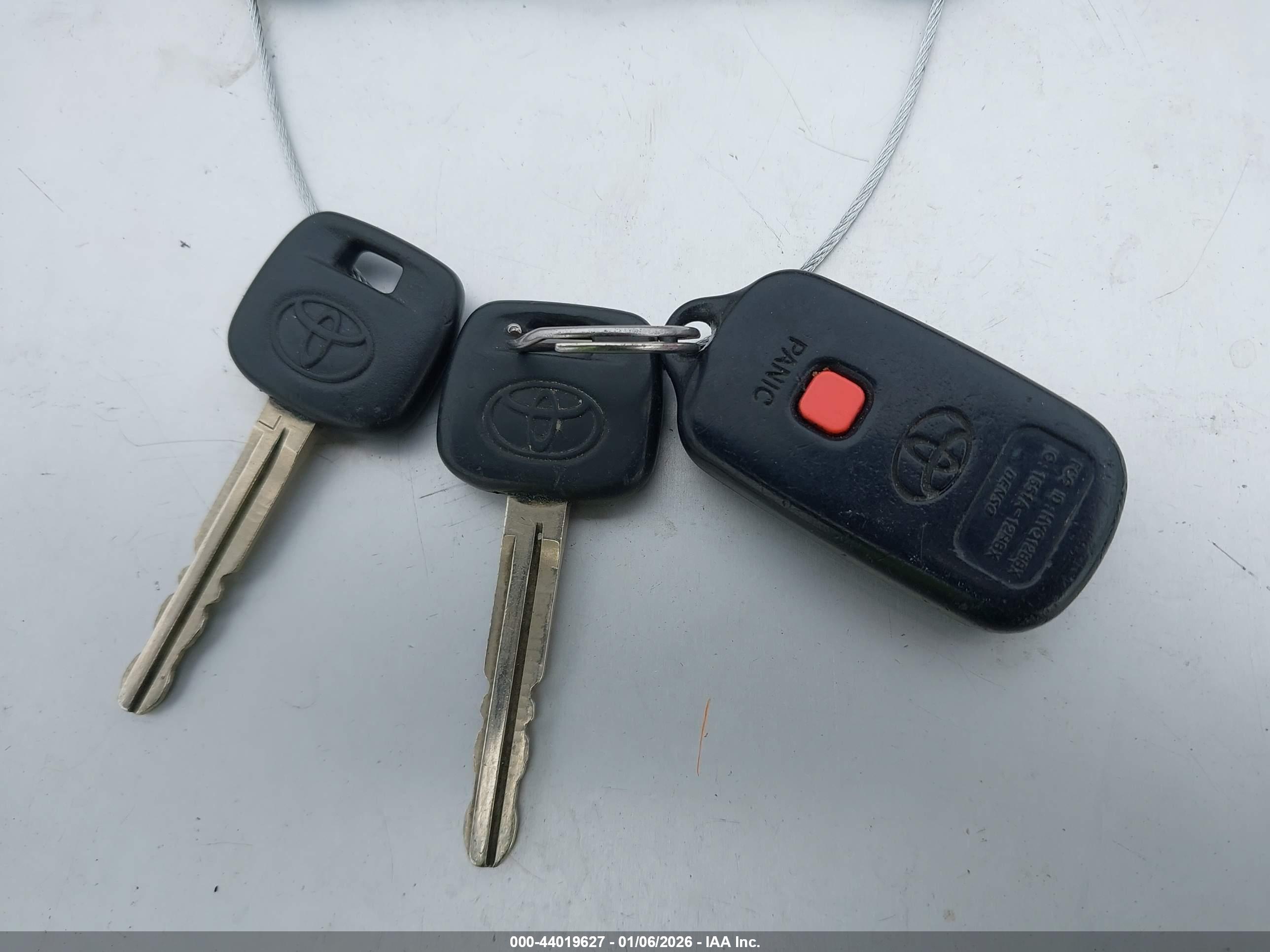 TOYOTA RAV4 image 11