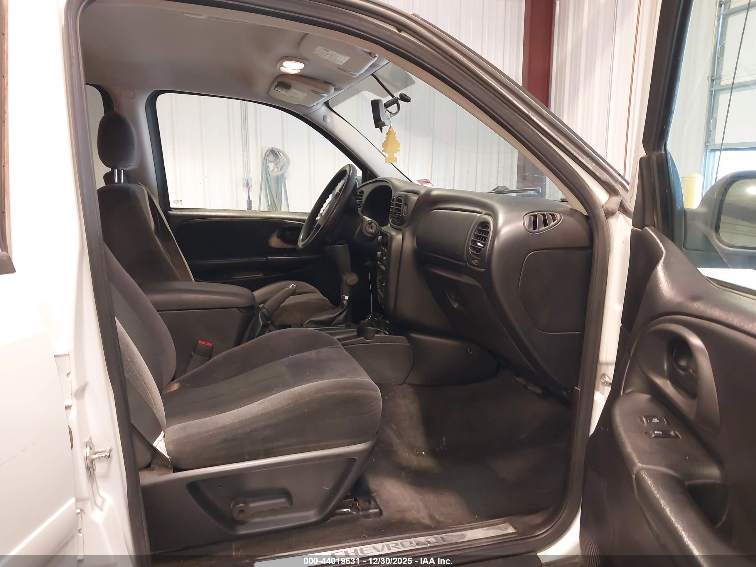 CHEVROLET TRAILBLAZER image 5