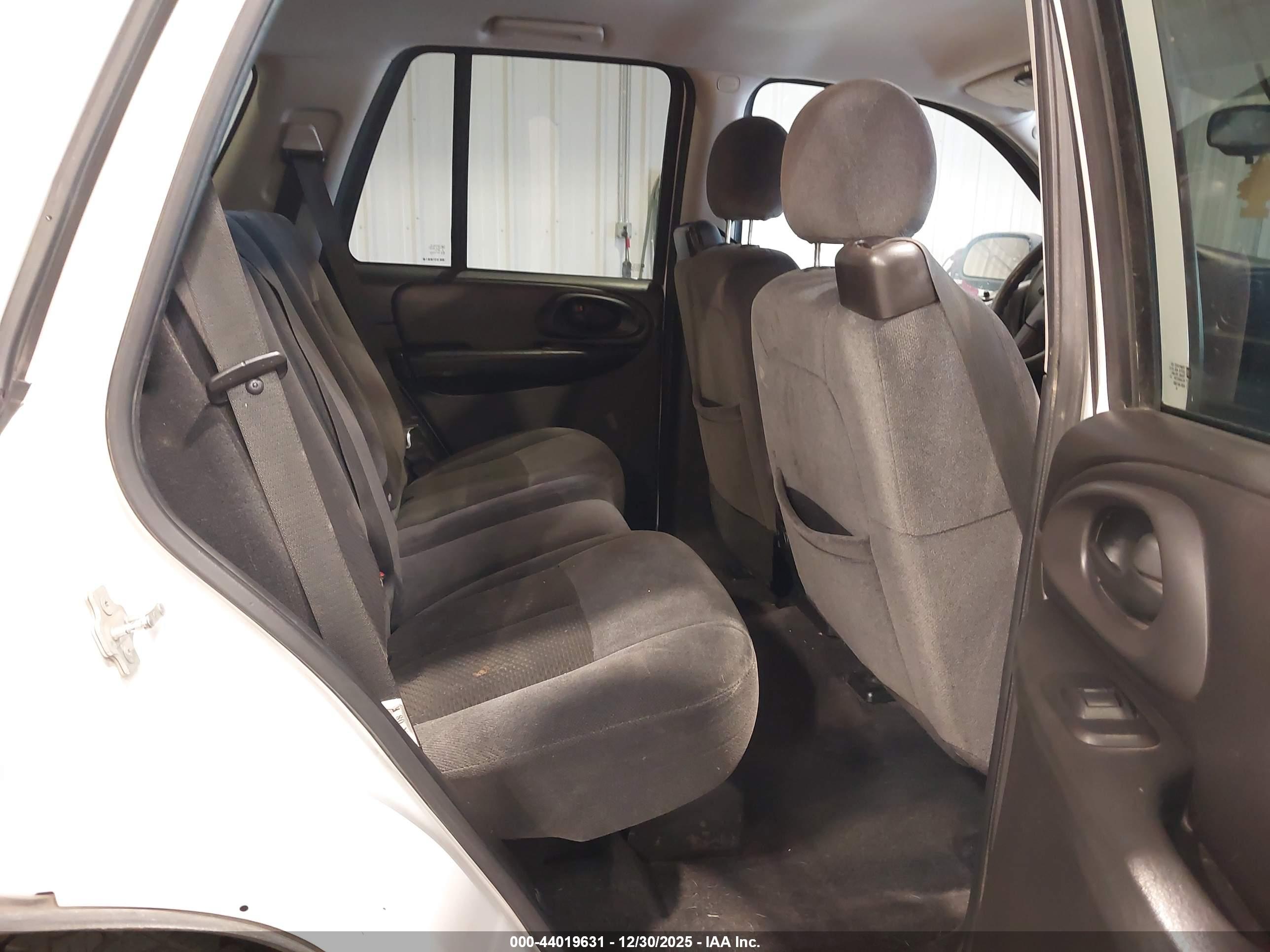 CHEVROLET TRAILBLAZER image 8