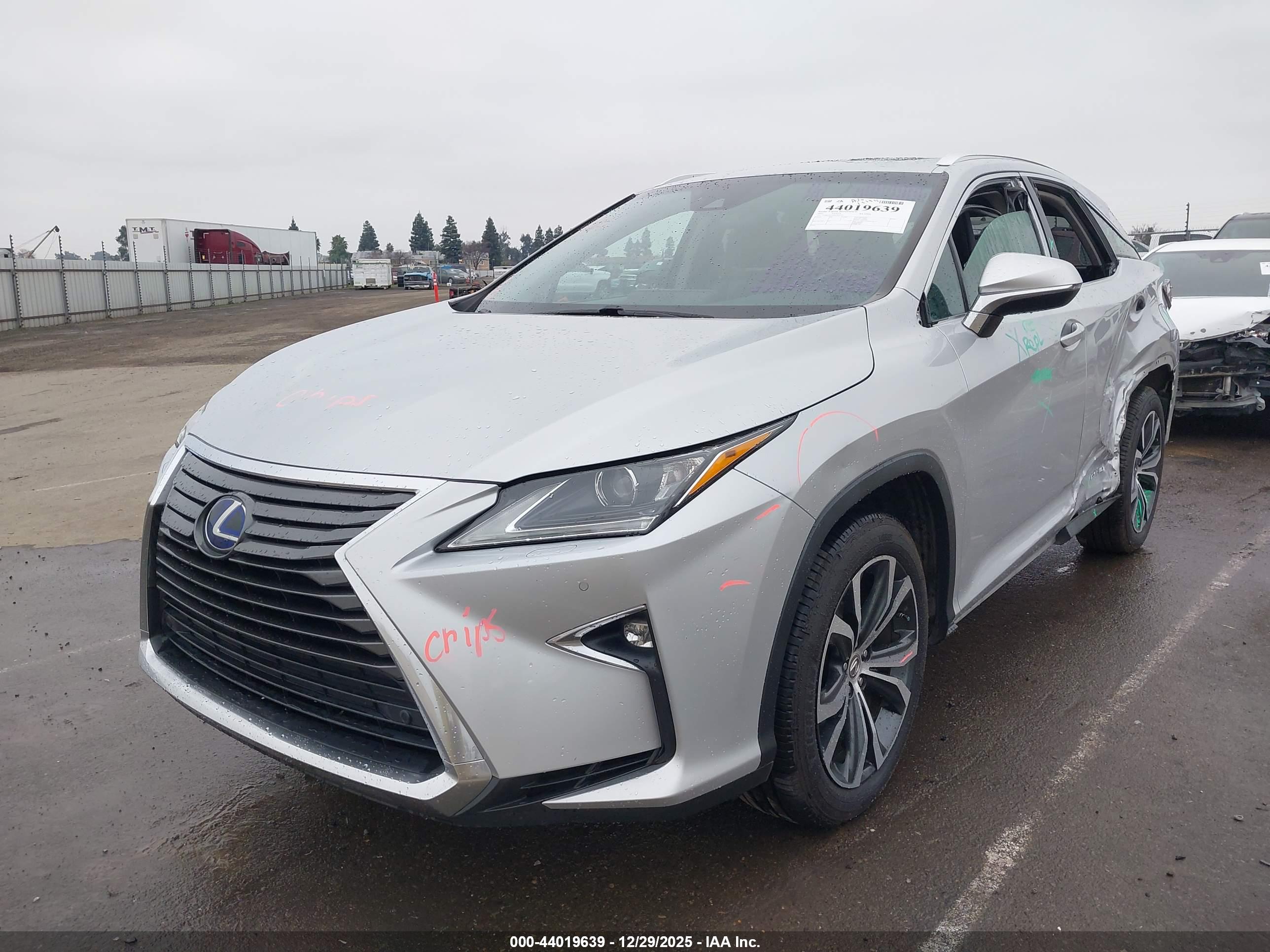 LEXUS RX image 2