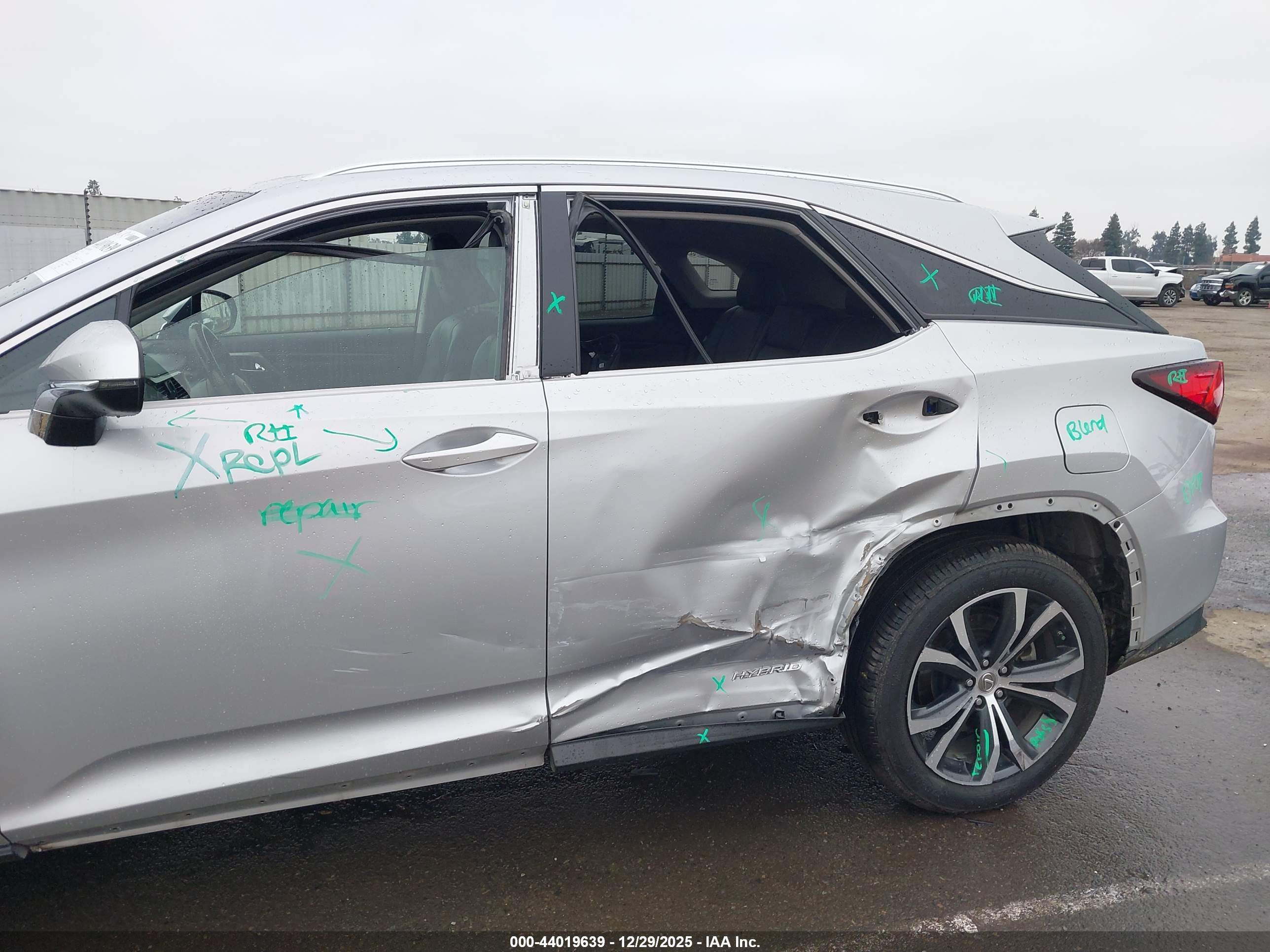 LEXUS RX image 6