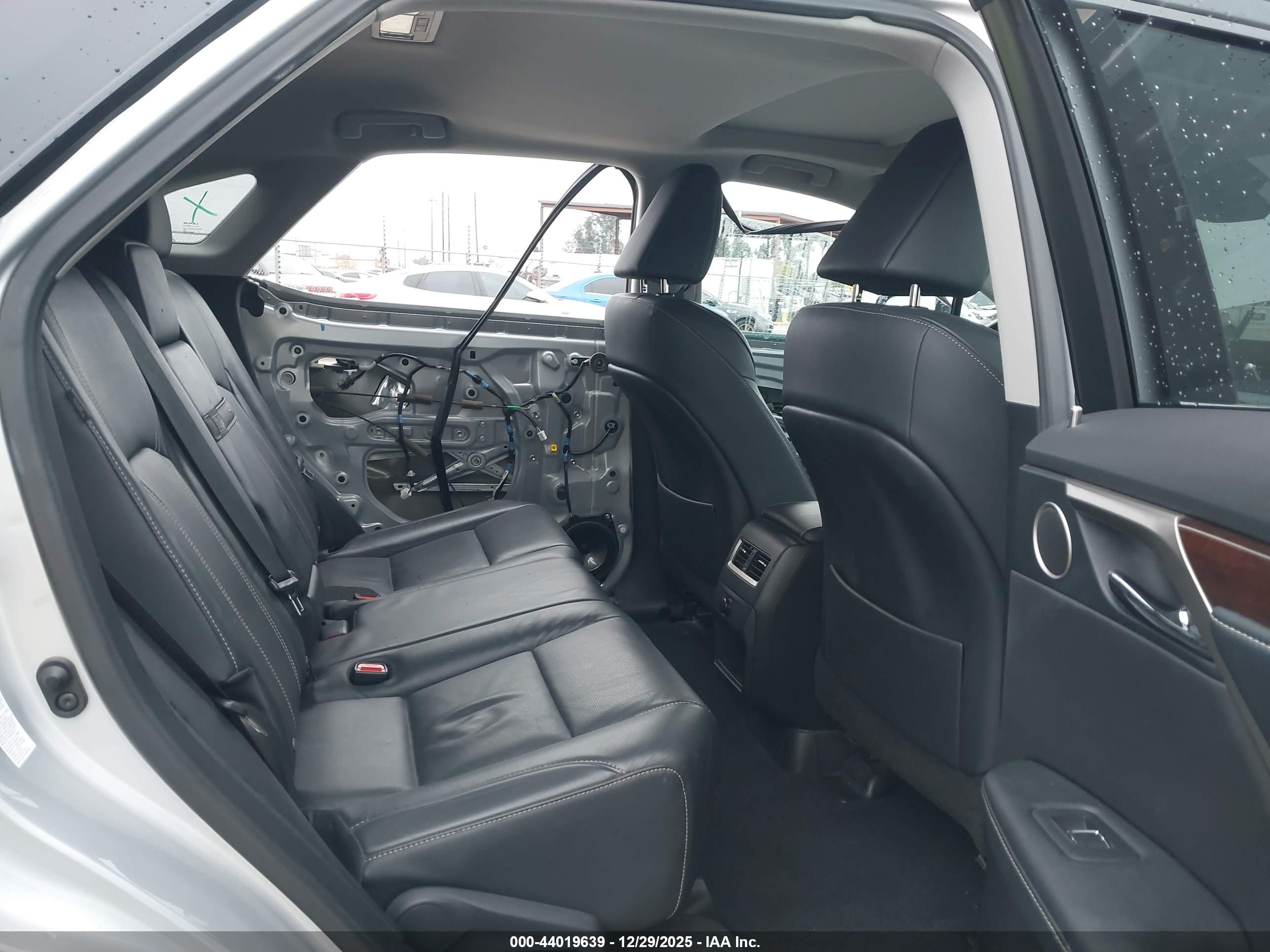LEXUS RX image 8