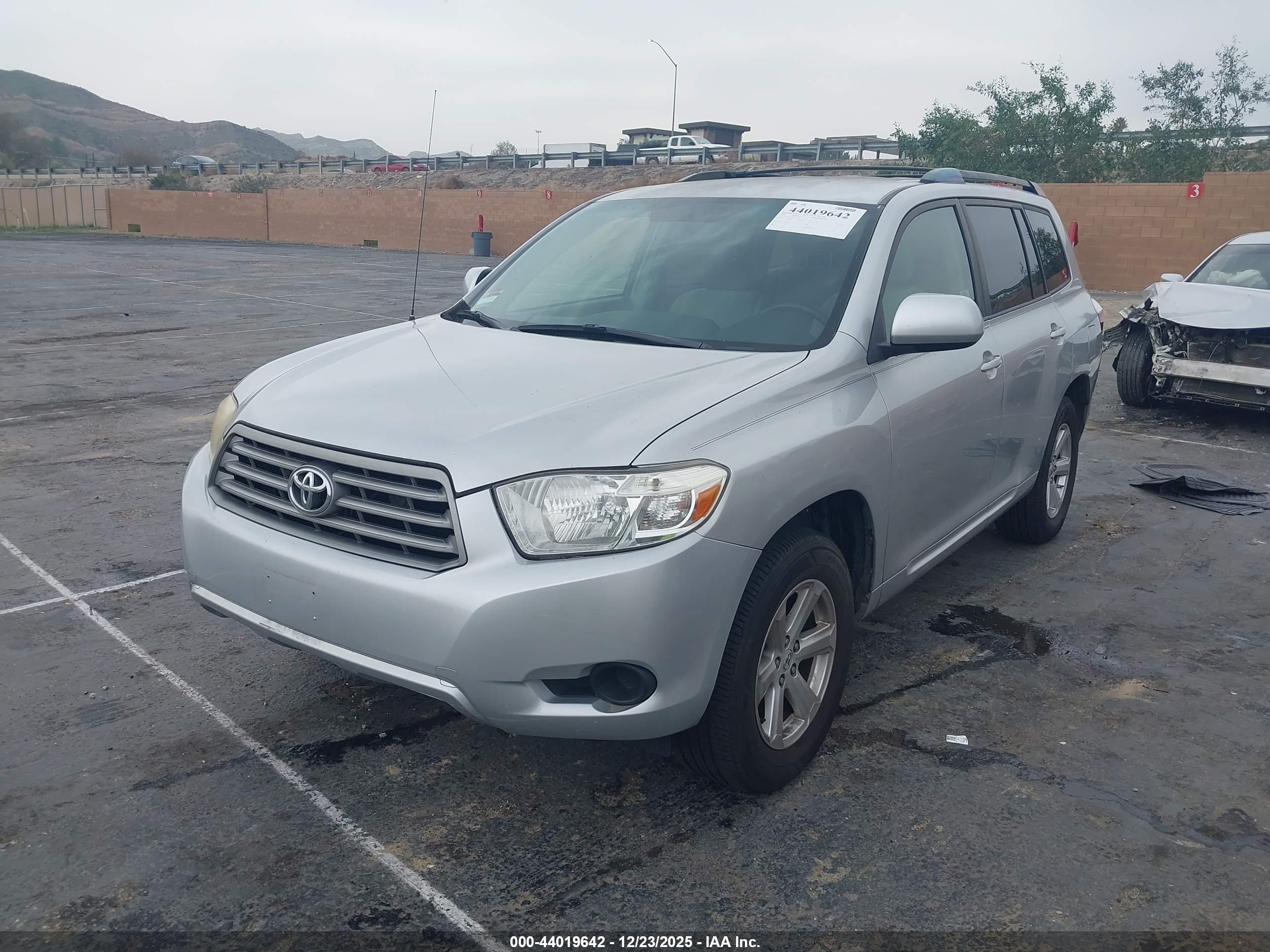 TOYOTA HIGHLANDER image 2