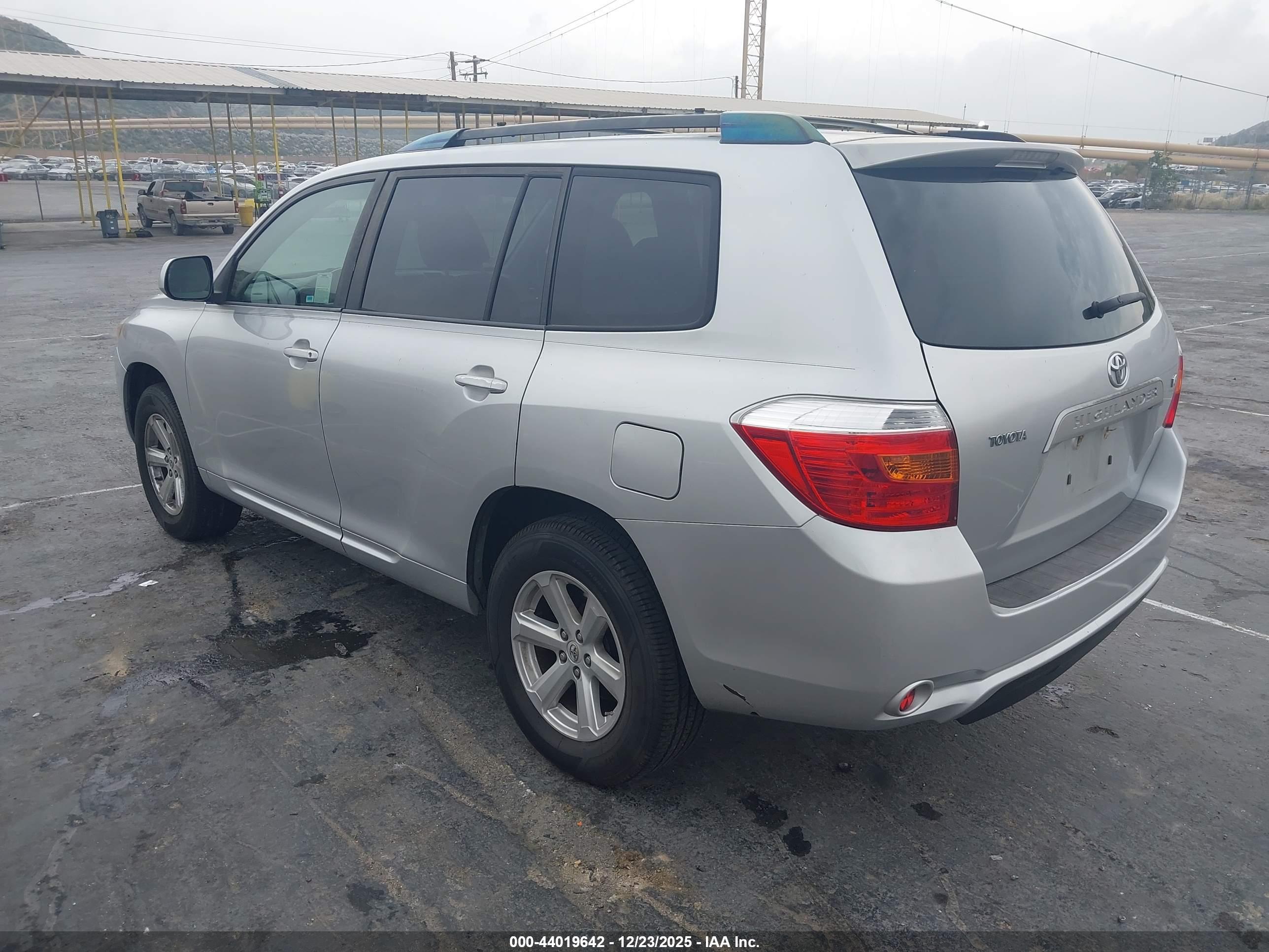 TOYOTA HIGHLANDER image 3