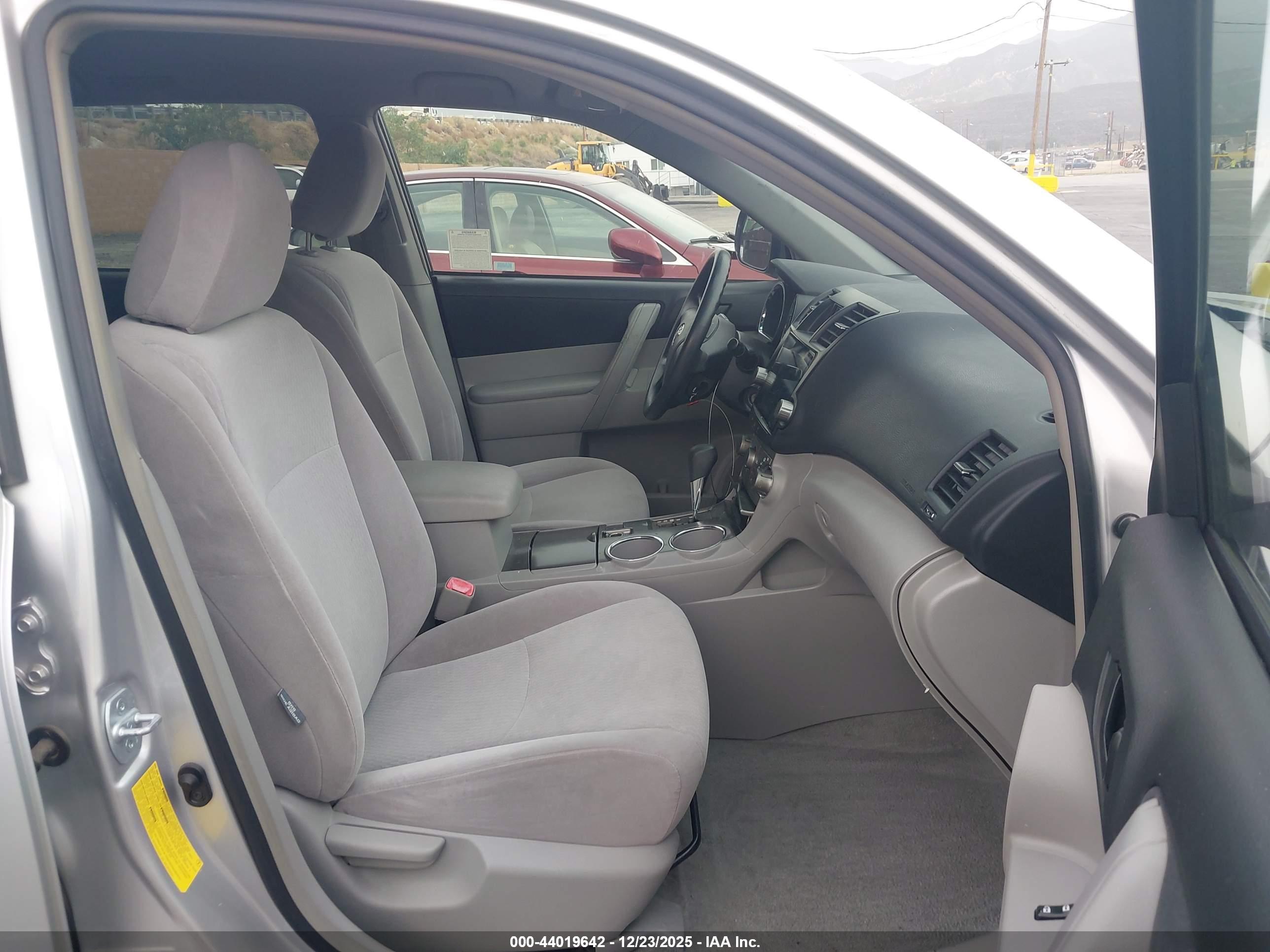 TOYOTA HIGHLANDER image 5