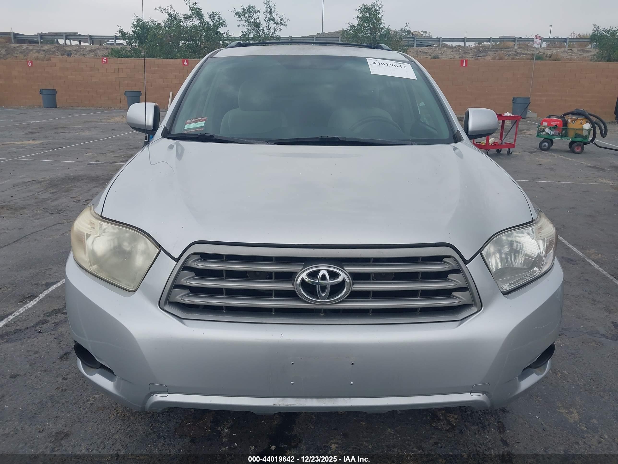 TOYOTA HIGHLANDER image 6