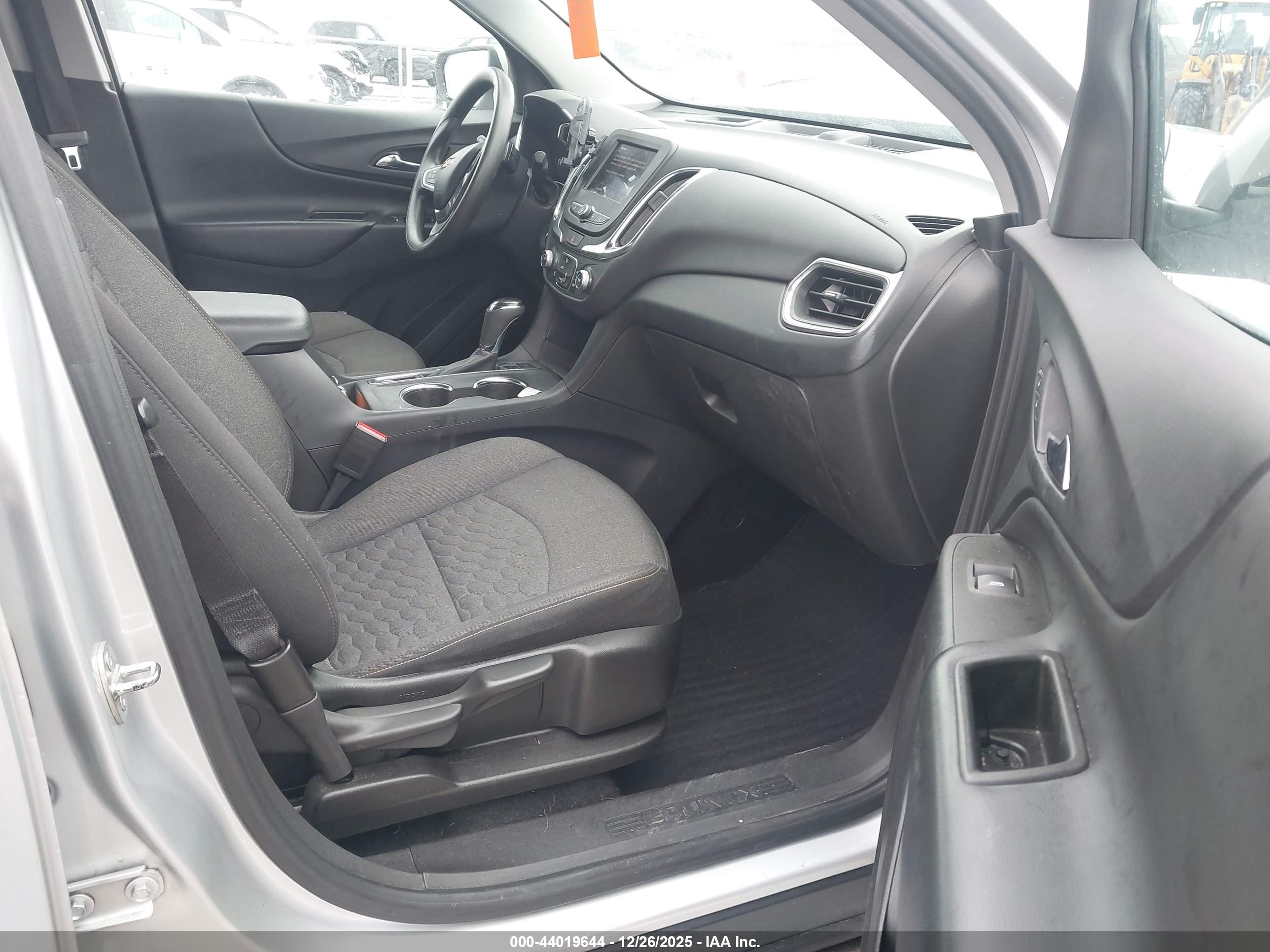 CHEVROLET EQUINOX image 5