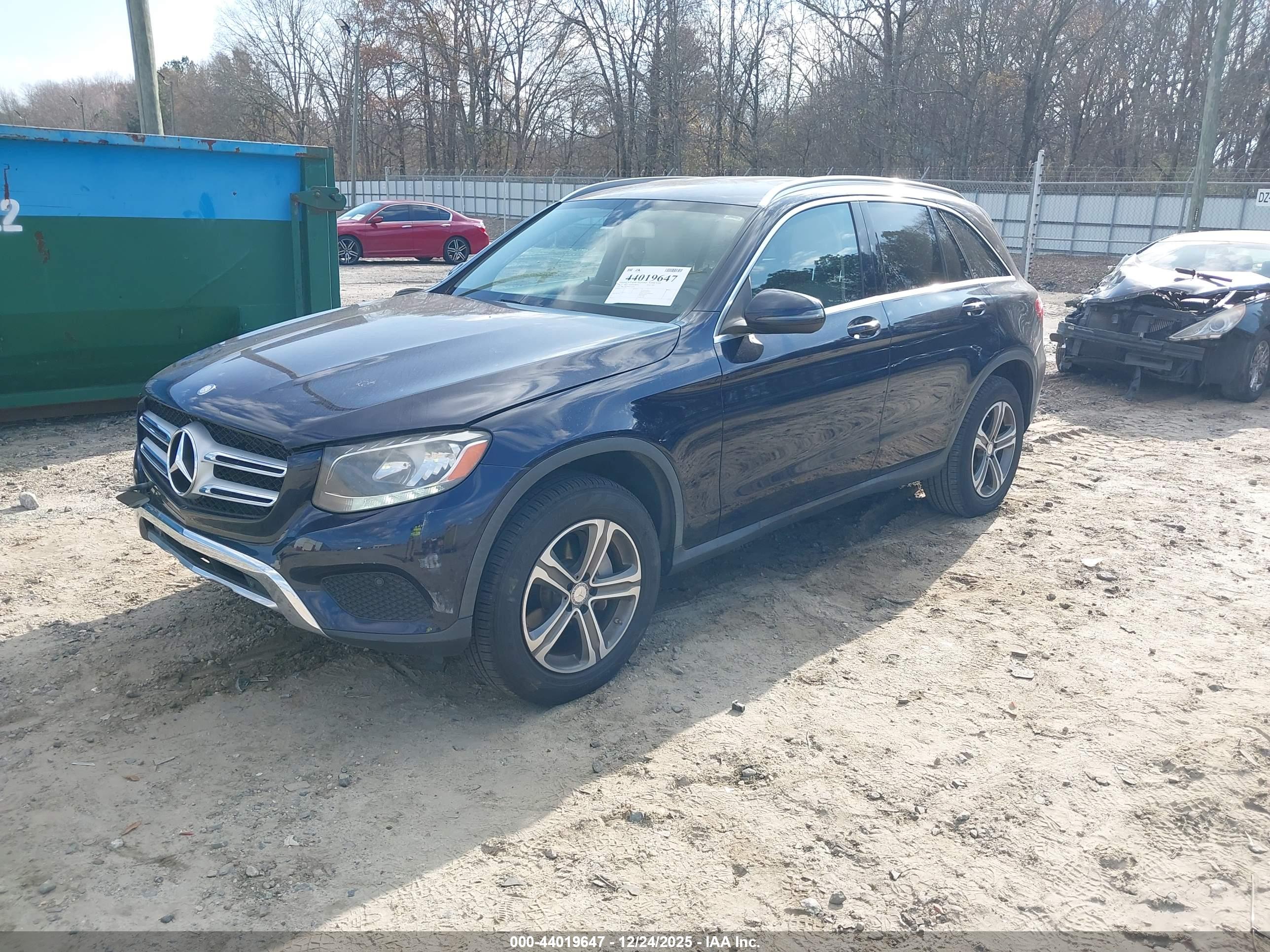 MERCEDES-BENZ GLC image 2