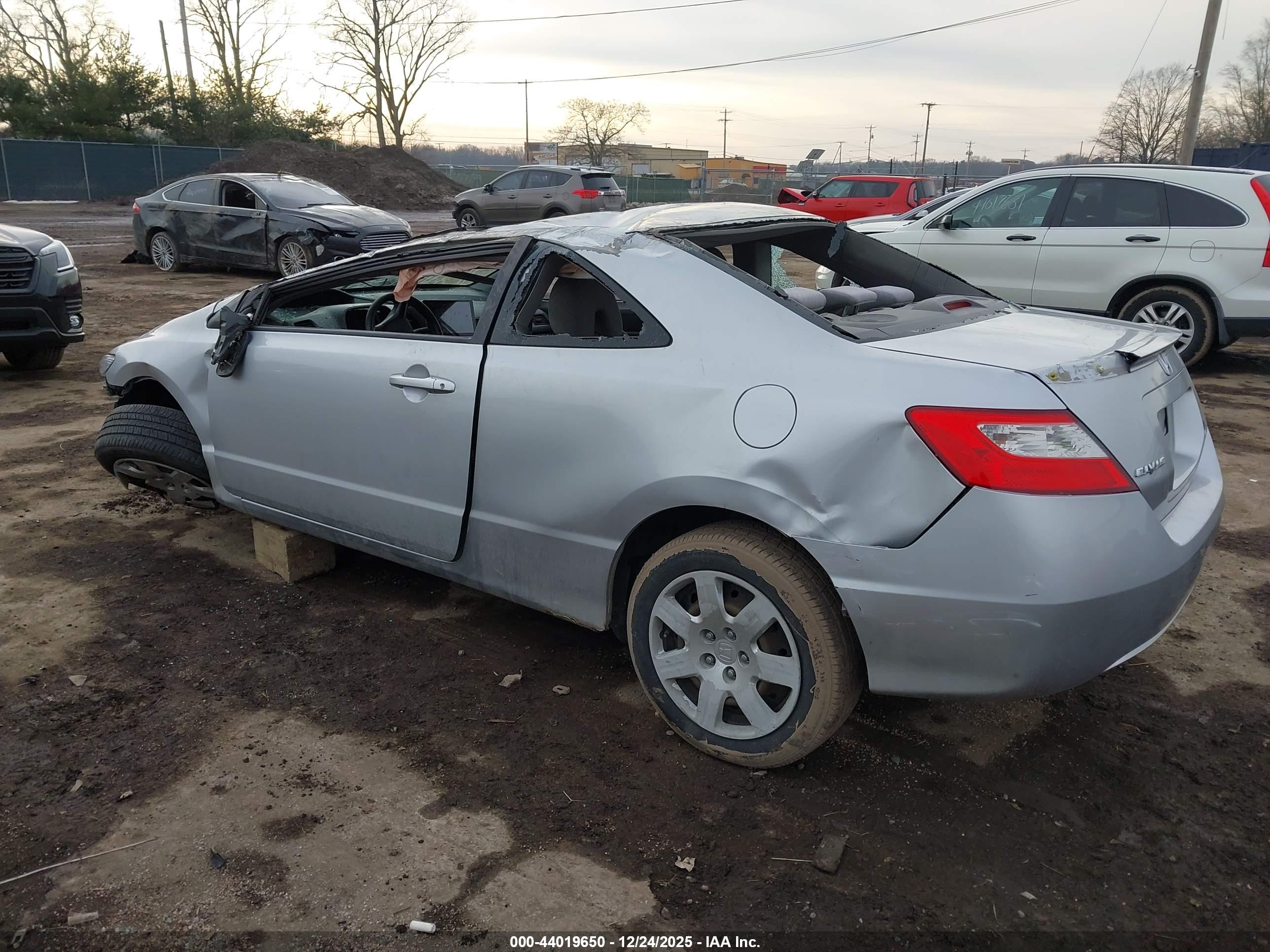 HONDA CIVIC image 3