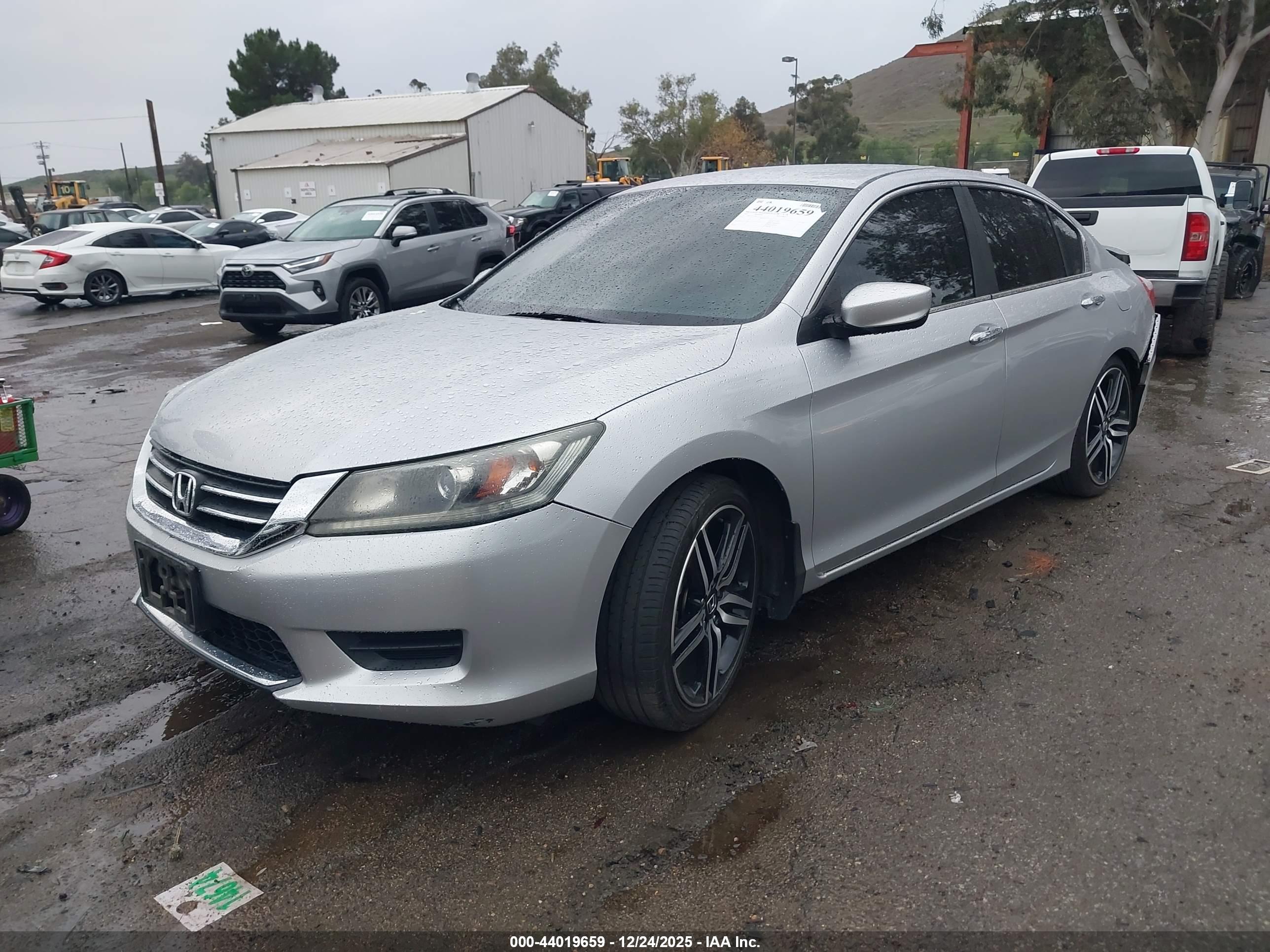 HONDA ACCORD image 2