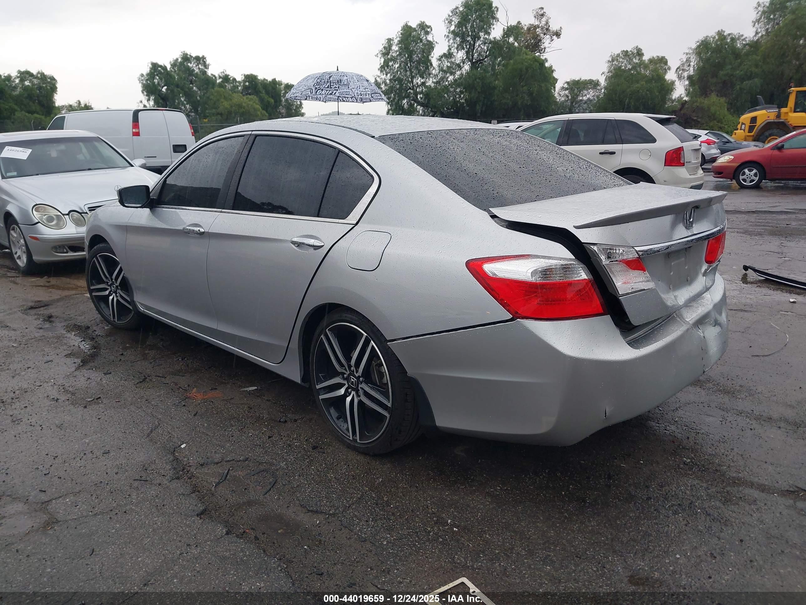 HONDA ACCORD image 3